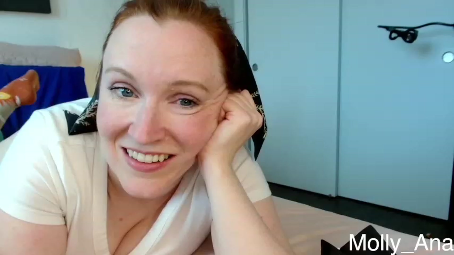 Gallery image thumbnail from Molly_Ana's myfreecams stream on, 03/07/2023, 20:07 image 13 of 20
