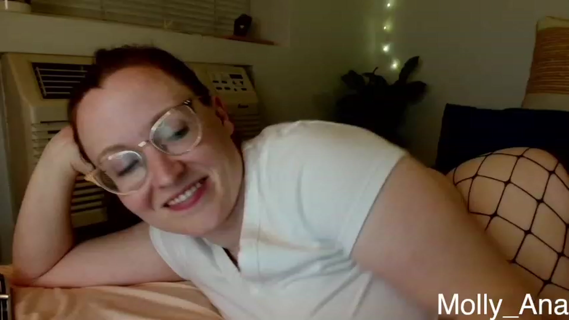 Gallery image thumbnail from Molly_Ana's myfreecams stream on, 03/08/2023, 01:01 image 10 of 20
