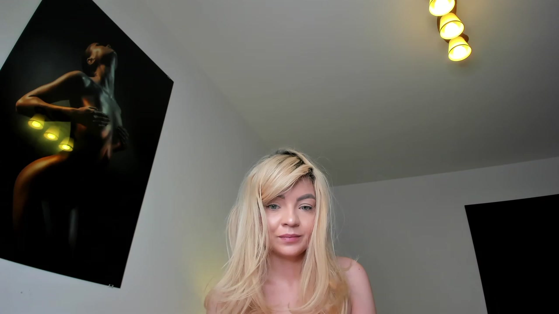 Gallery image thumbnail from Molly_Art's myfreecams stream on, 03/28/2023, 21:29 image 6 of 20