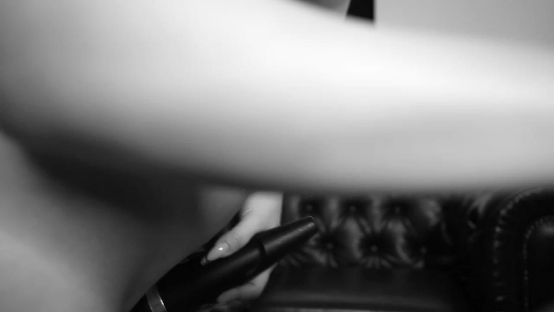 Gallery image thumbnail from Molly_Art's myfreecams stream on, 10/28/2023, 24:46 image 6 of 20