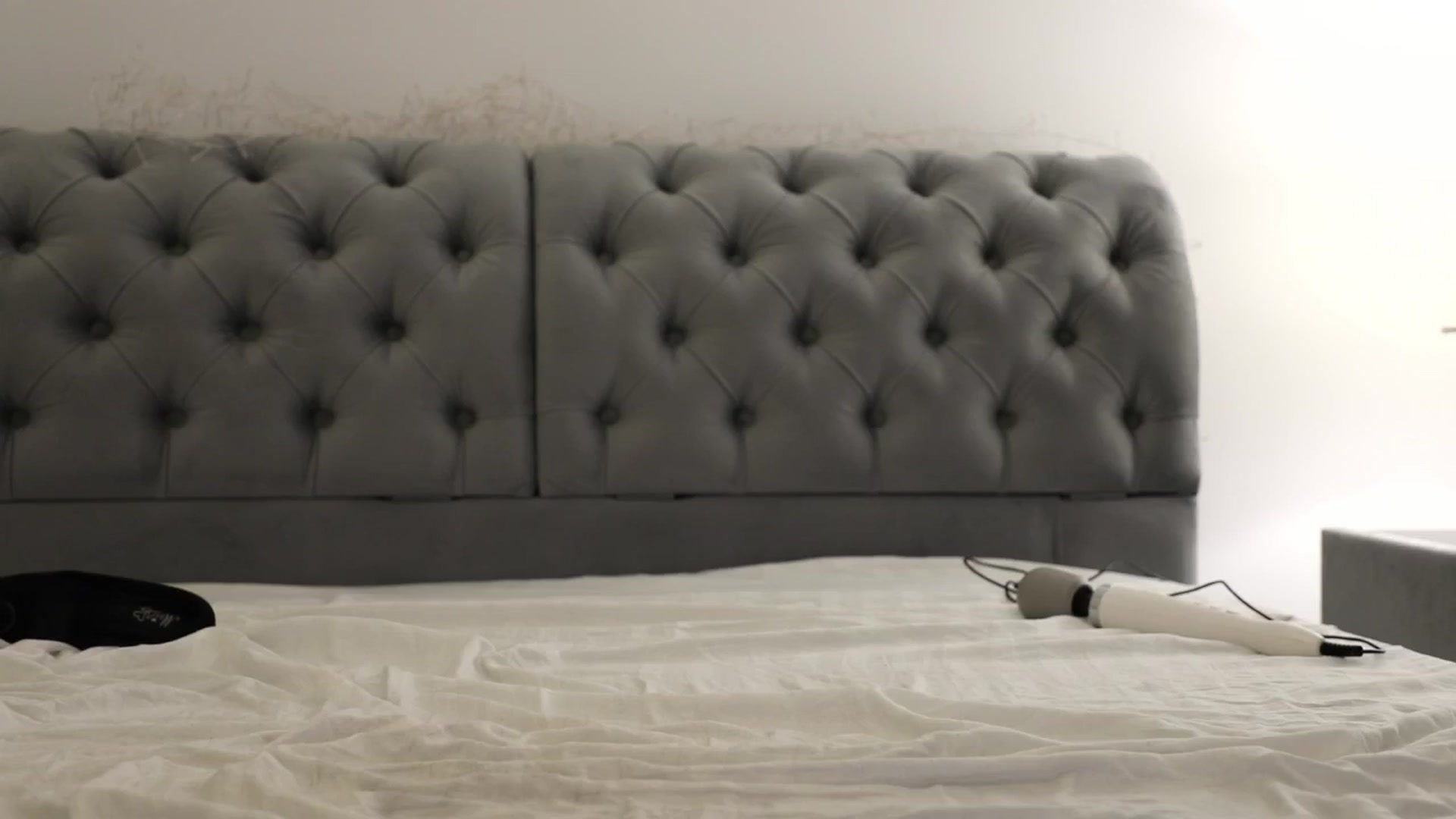 Gallery image thumbnail from Molly_Art's myfreecams stream on, 11/16/2024, 18:00 image 11 of 20