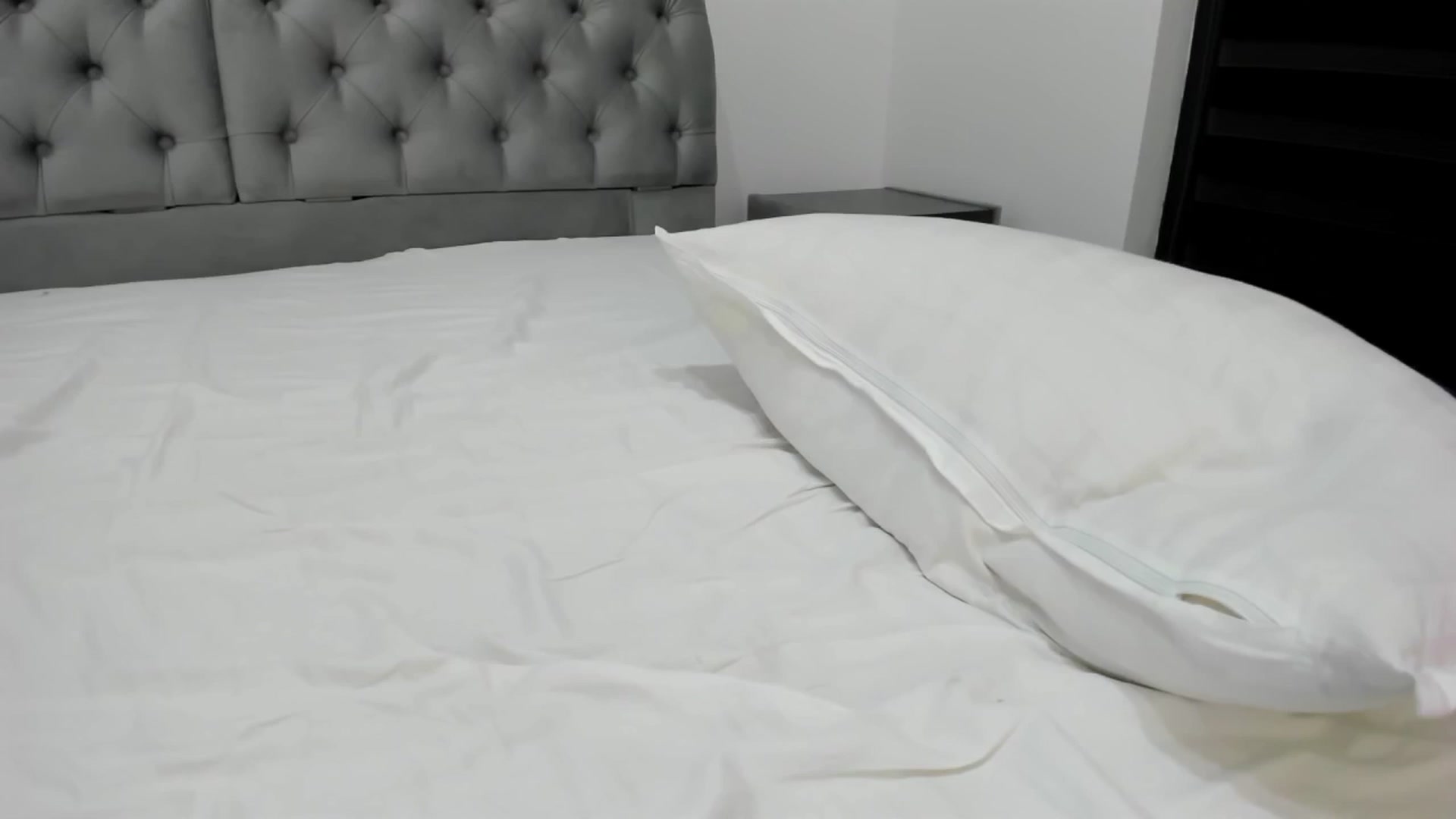 Gallery image thumbnail from Molly_Art's myfreecams stream on, 01/07/2025, 21:18 image 19 of 20