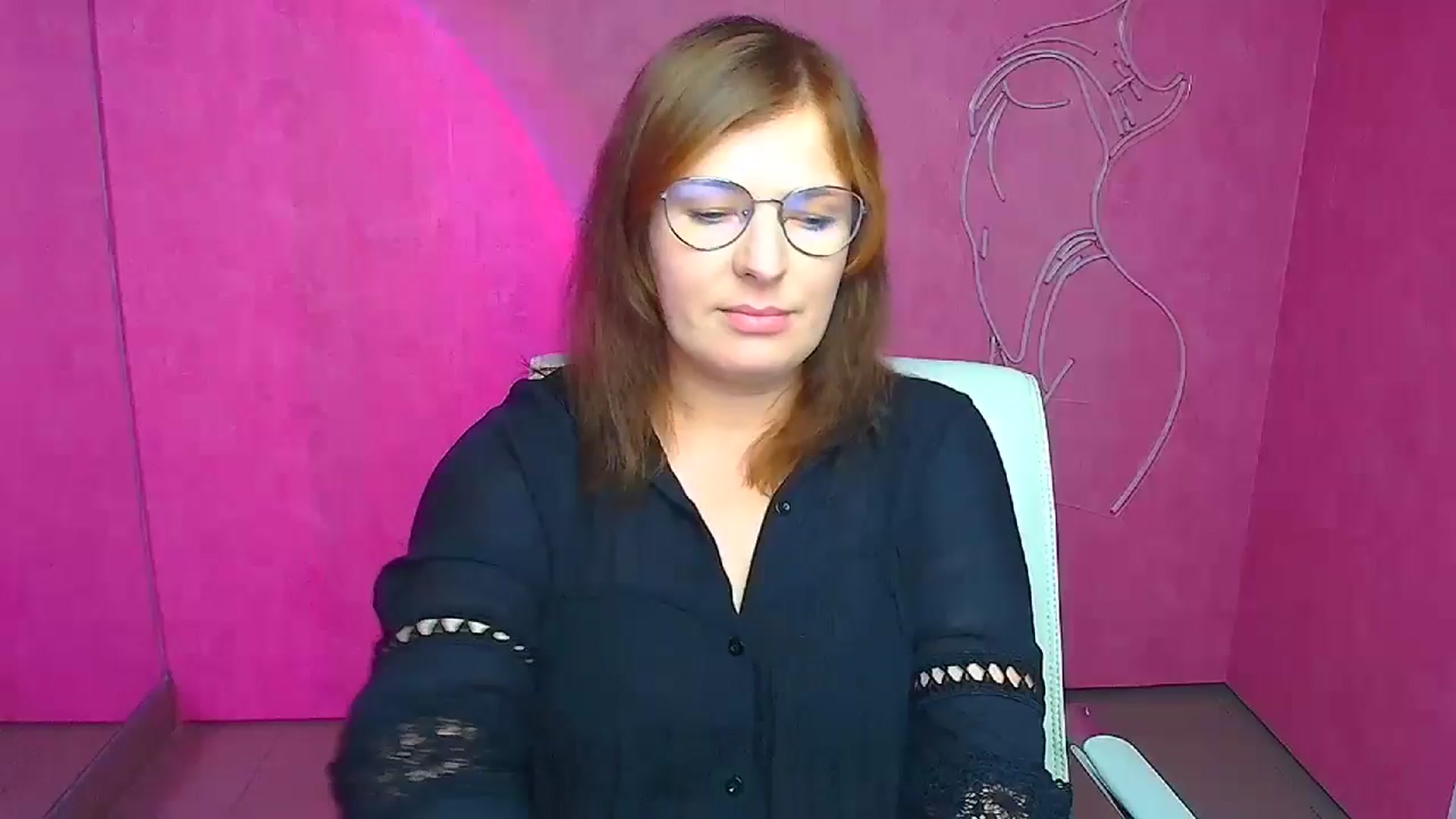 Gallery image thumbnail from Molly_Flowerr's myfreecams stream on, 07/19/2024, 15:33 image 9 of 20