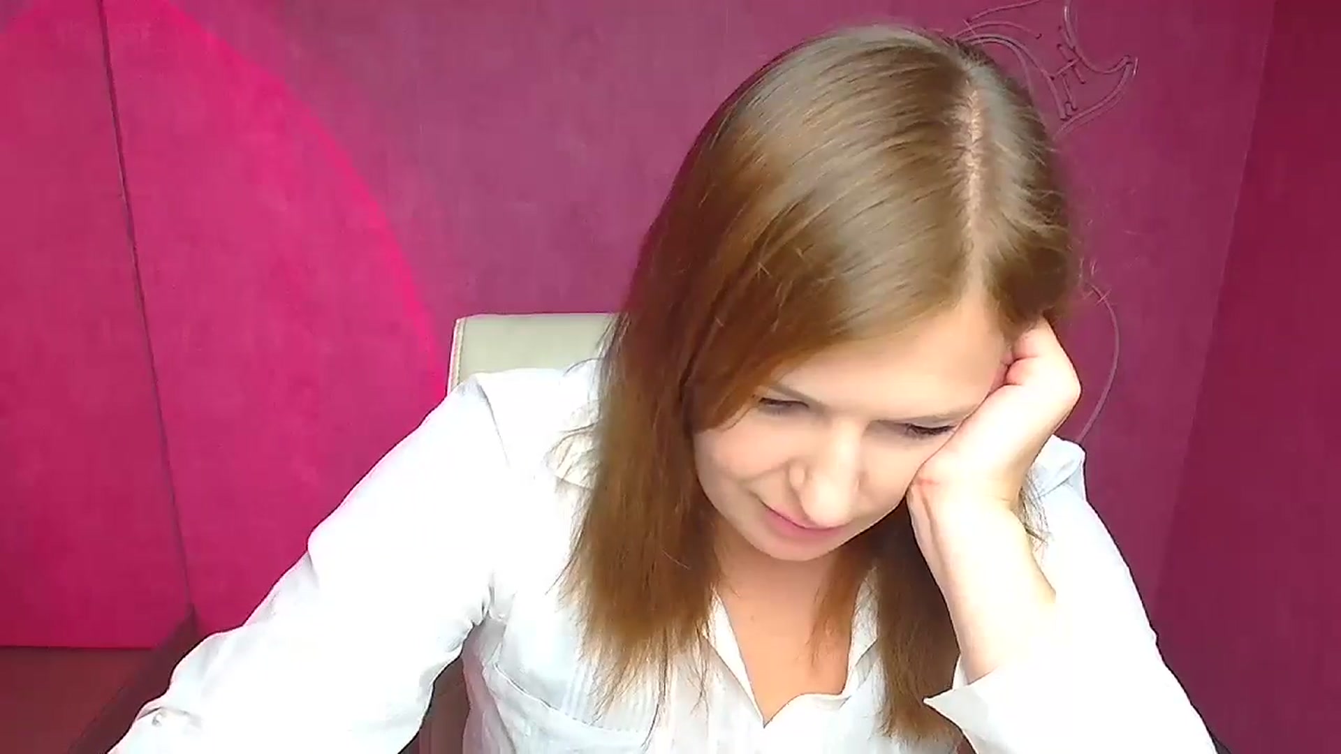 Gallery image thumbnail from Molly_Flowerr's myfreecams stream on, 08/12/2024, 22:52 image 8 of 20