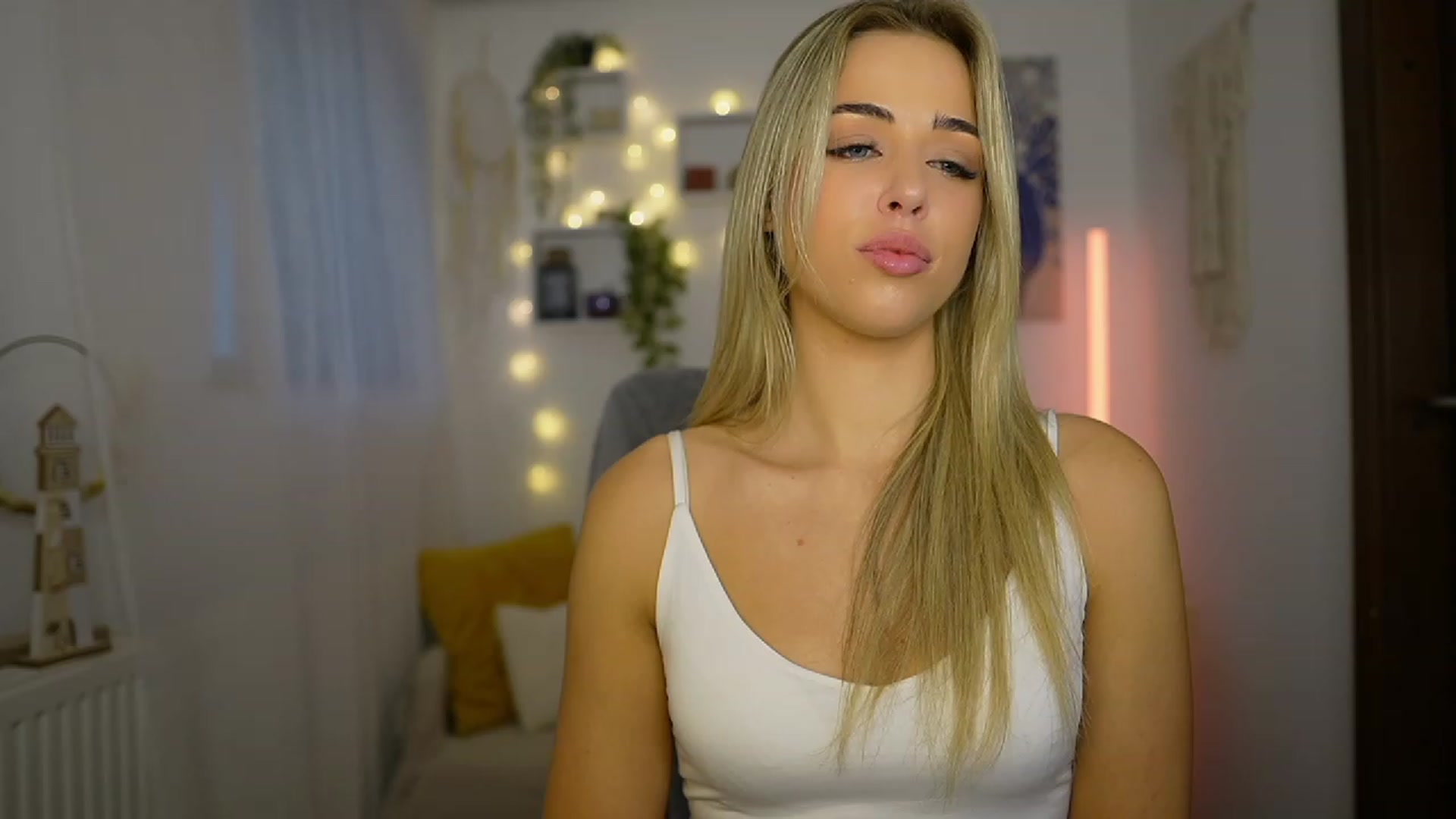 Gallery image thumbnail from Molly_Grey's myfreecams stream on, 10/23/2023, 09:38 image 20 of 20