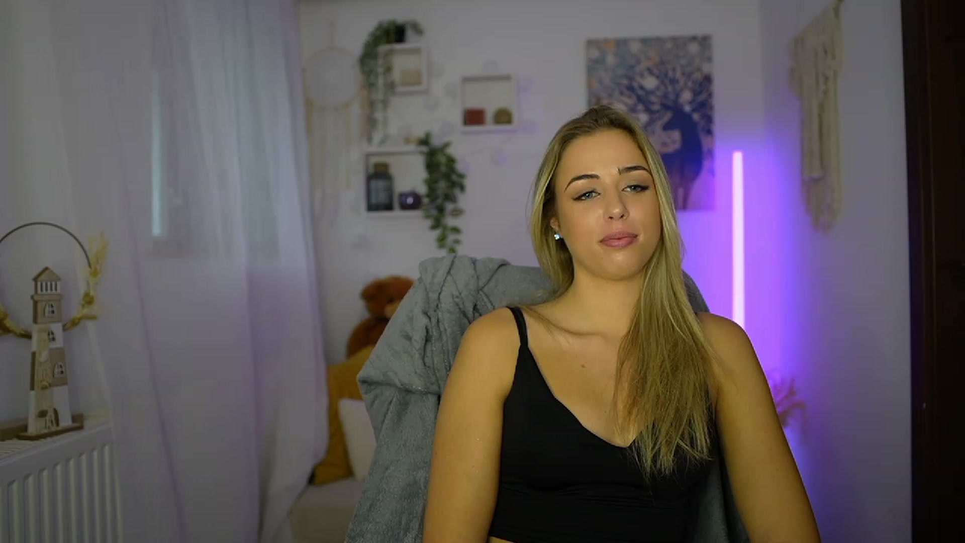 Gallery image thumbnail from Molly_Grey's myfreecams stream on, 10/24/2023, 09:57 image 20 of 20