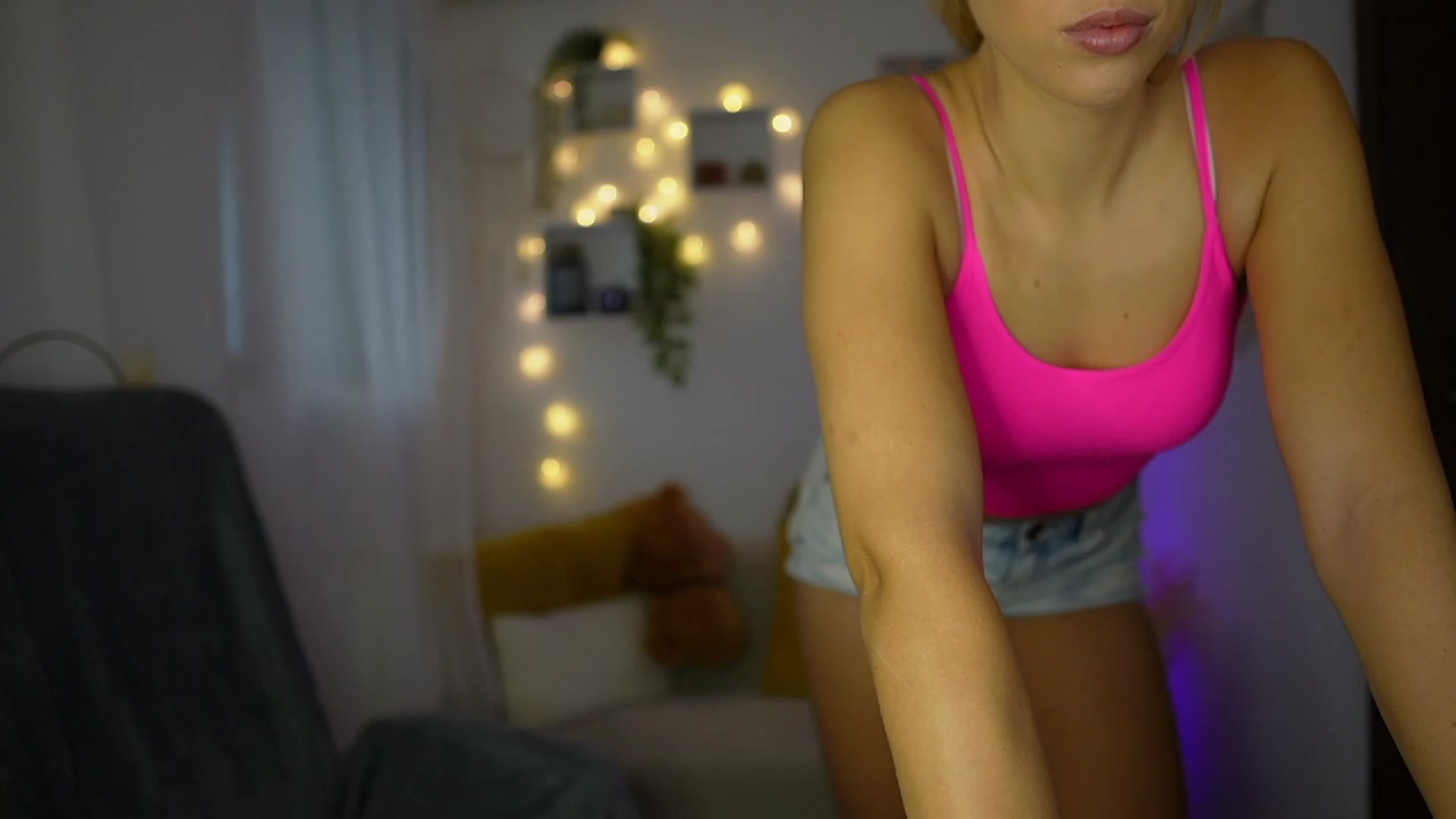 Gallery image thumbnail from Molly_Grey's myfreecams stream on, 10/25/2023, 08:44 image 5 of 20