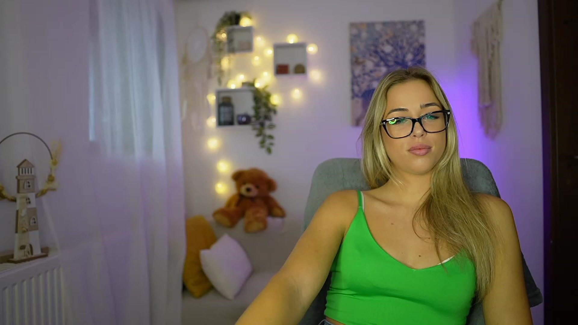 Gallery image thumbnail from Molly_Grey's myfreecams stream on, 10/26/2023, 09:38 image 3 of 20