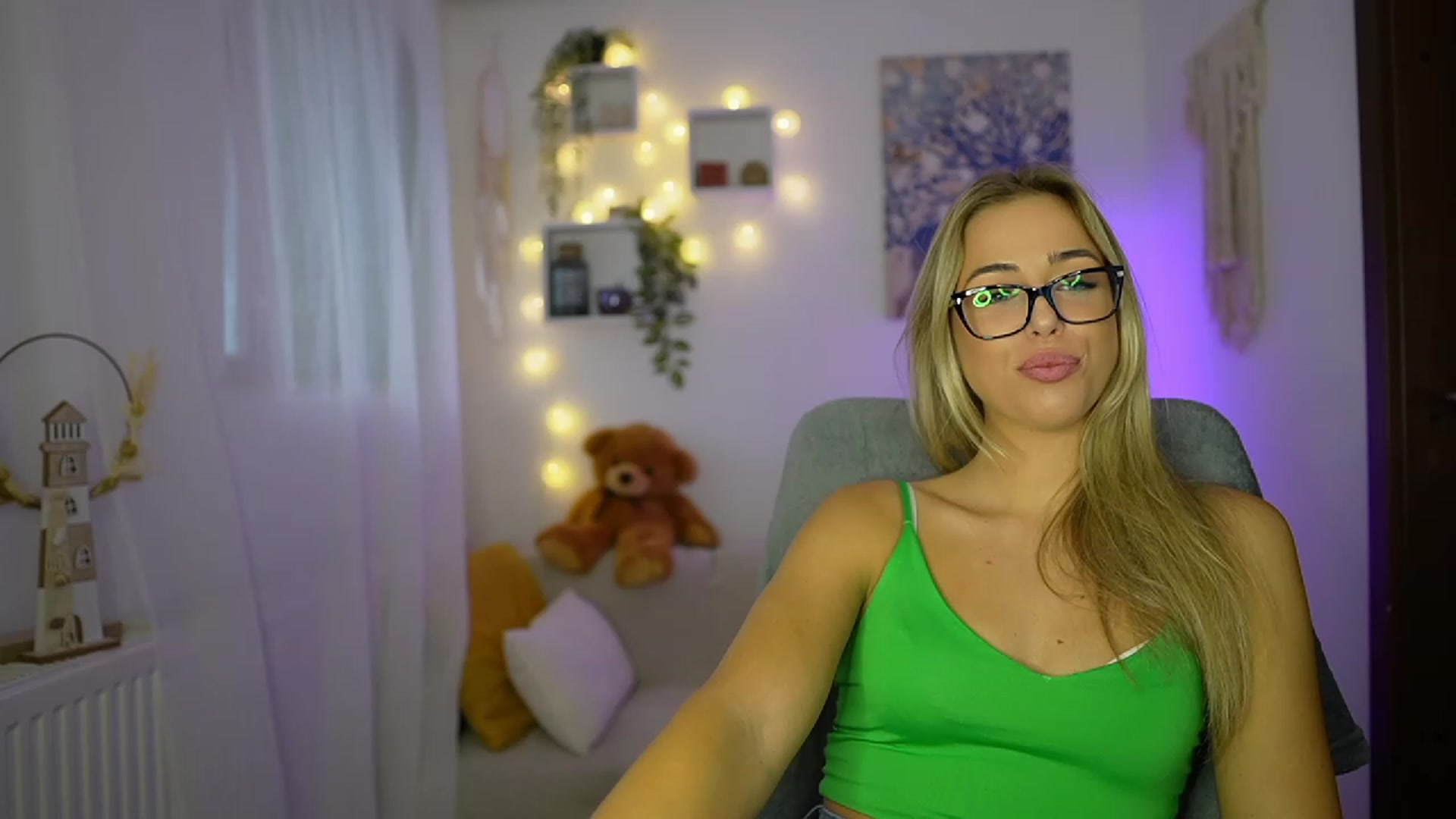 Gallery image thumbnail from Molly_Grey's myfreecams stream on, 10/26/2023, 09:38 image 1 of 20