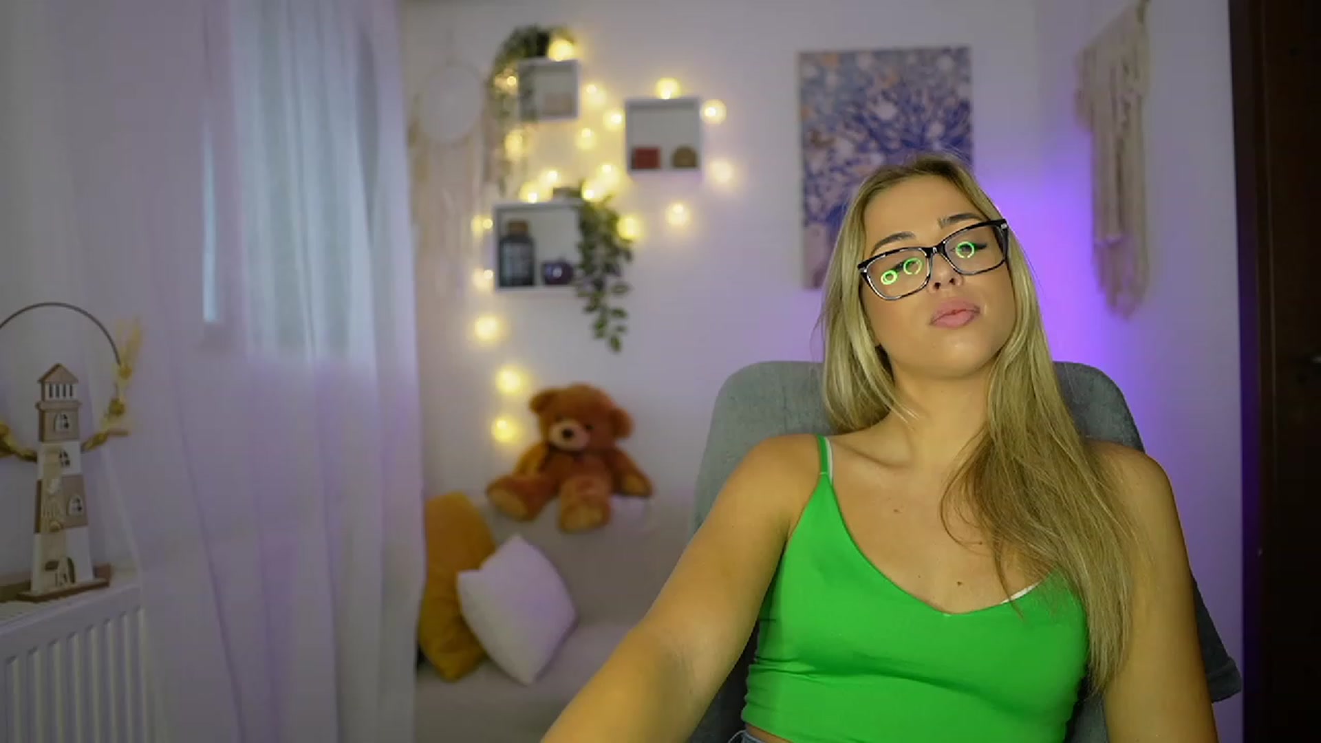 Gallery image thumbnail from Molly_Grey's myfreecams stream on, 10/26/2023, 09:38 image 2 of 20