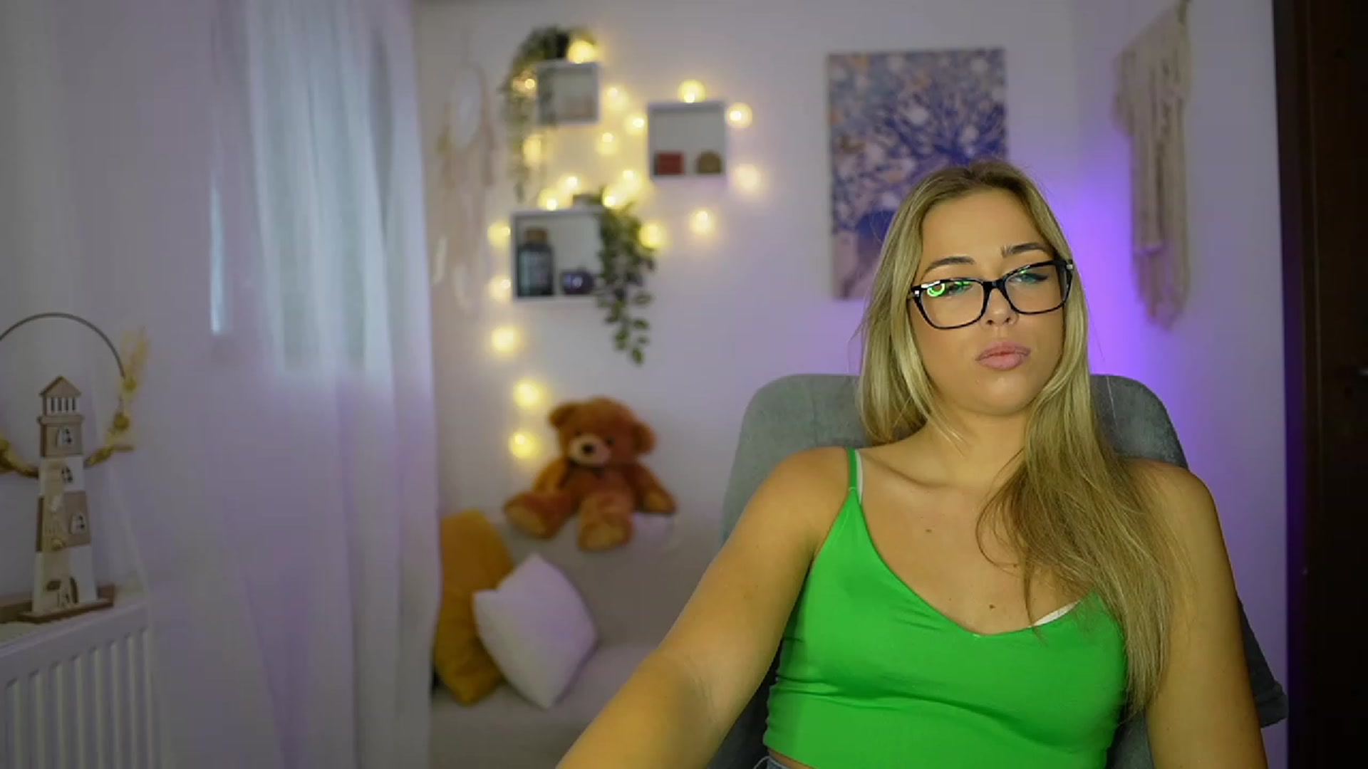 Gallery image thumbnail from Molly_Grey's myfreecams stream on, 10/26/2023, 09:38 image 7 of 20