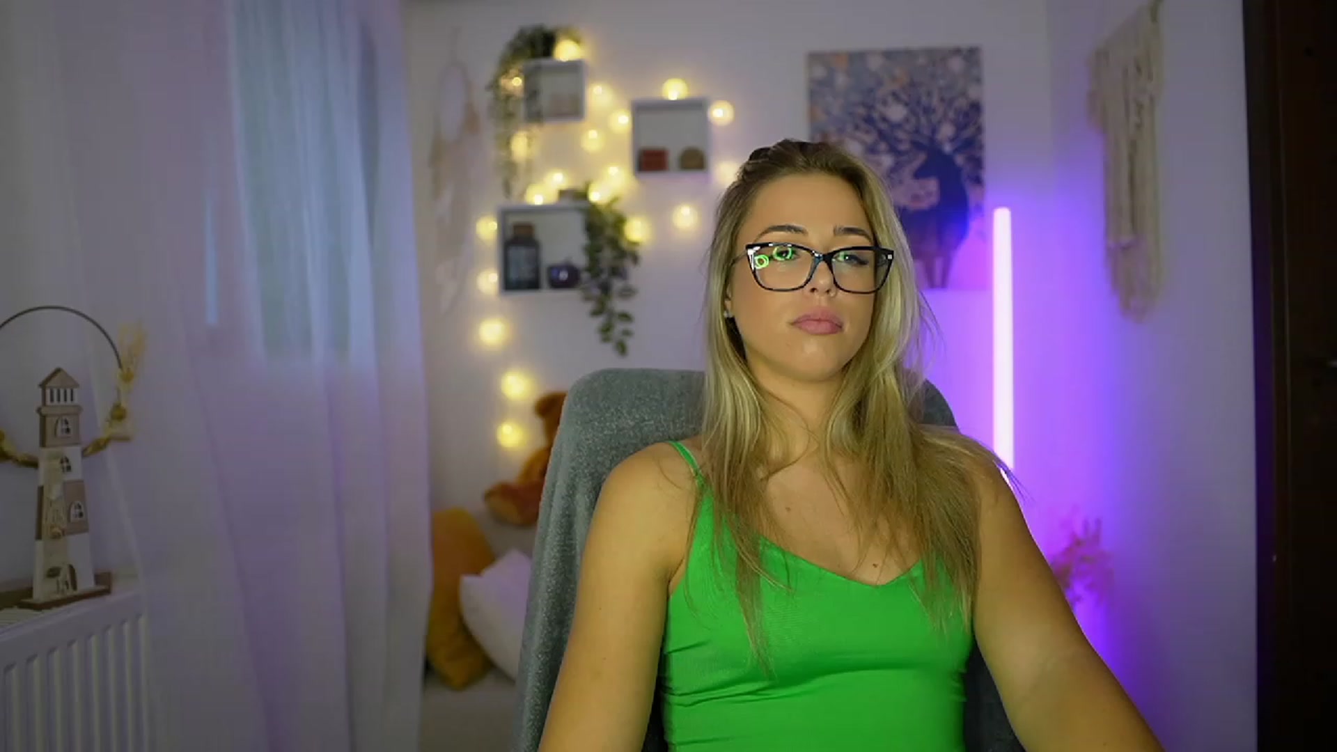 Gallery image thumbnail from Molly_Grey's myfreecams stream on, 10/26/2023, 12:42 image 14 of 20