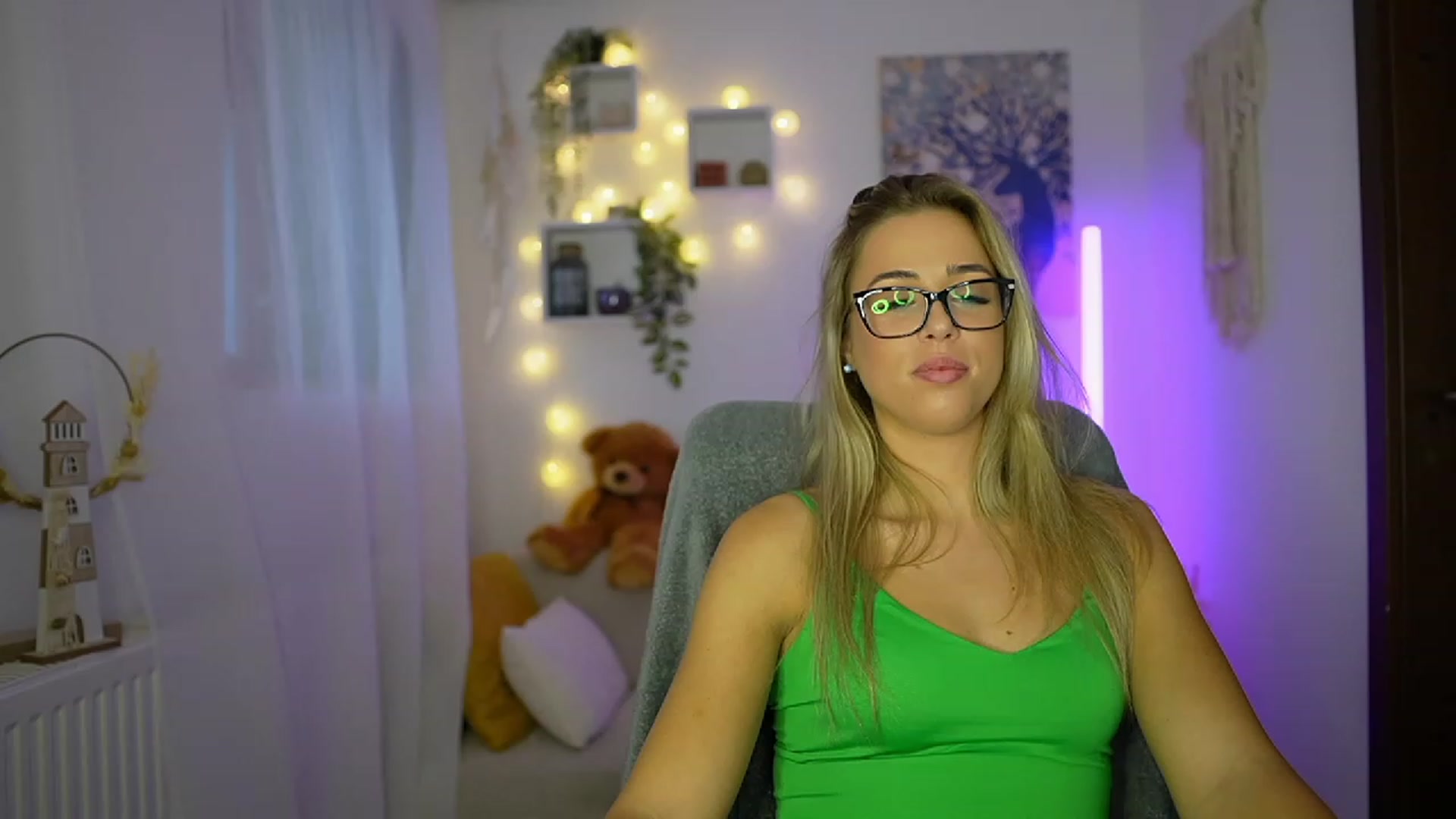 Gallery image thumbnail from Molly_Grey's myfreecams stream on, 10/26/2023, 12:42 image 15 of 20