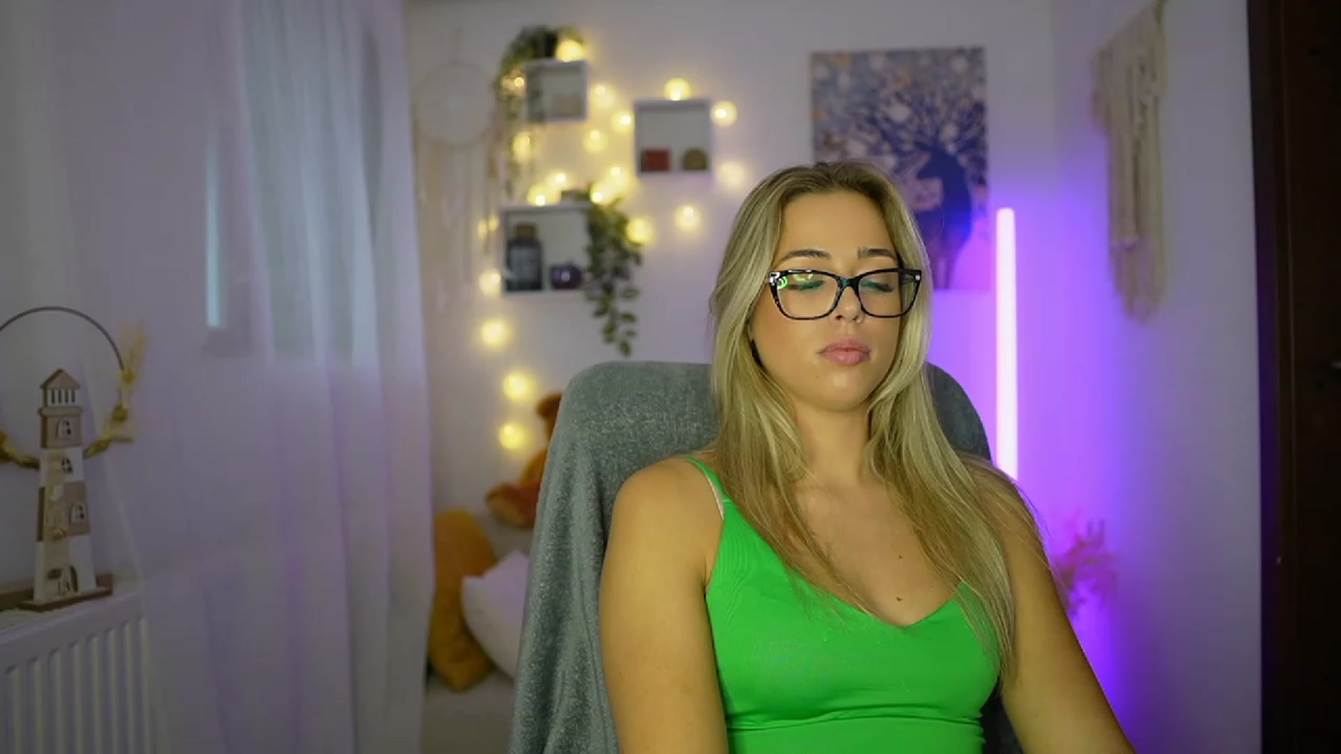 Gallery image thumbnail from Molly_Grey's myfreecams stream on, 10/26/2023, 12:42 image 20 of 20
