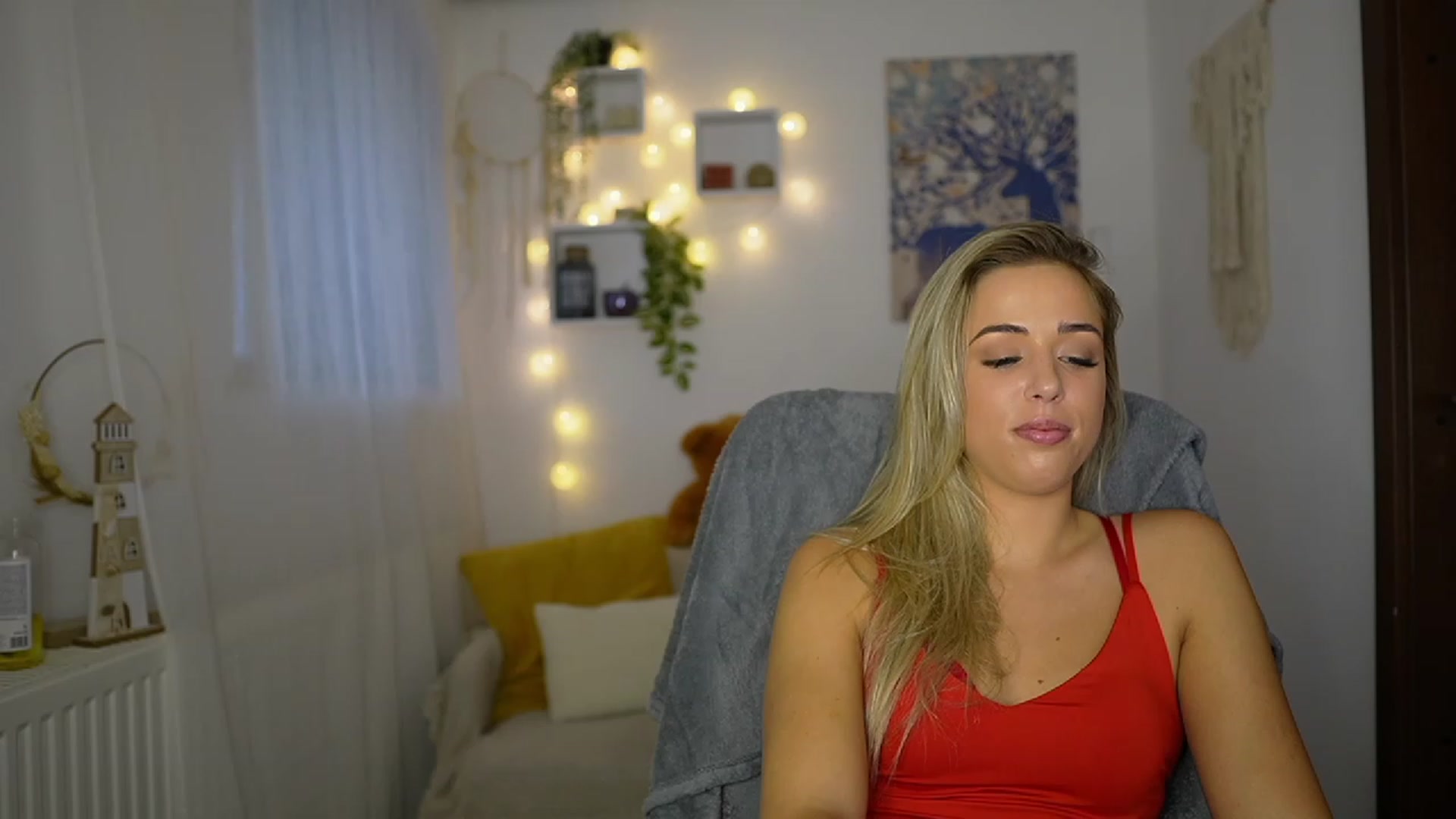 Gallery image thumbnail from Molly_Grey's myfreecams stream on, 10/30/2023, 13:51 image 4 of 20