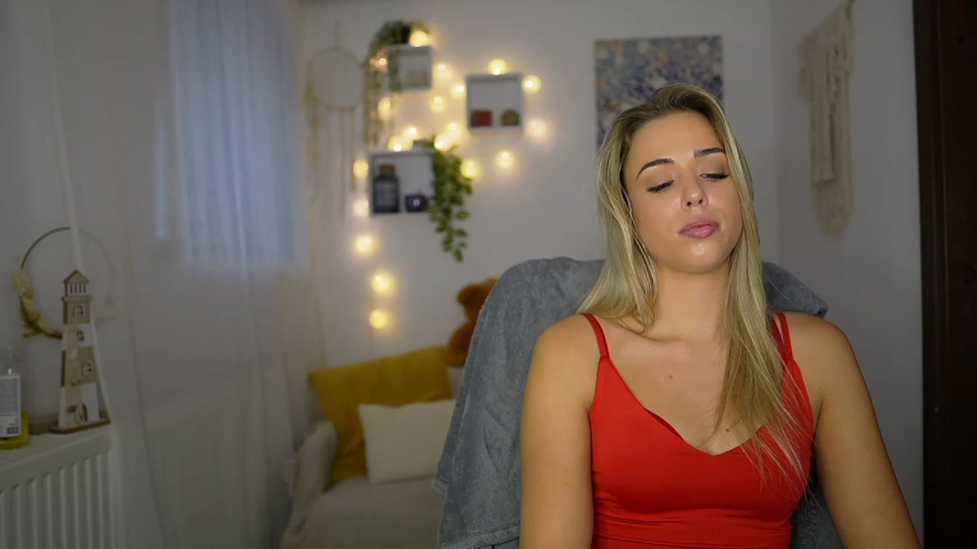 Gallery image thumbnail from Molly_Grey's myfreecams stream on, 10/30/2023, 13:51 image 18 of 20