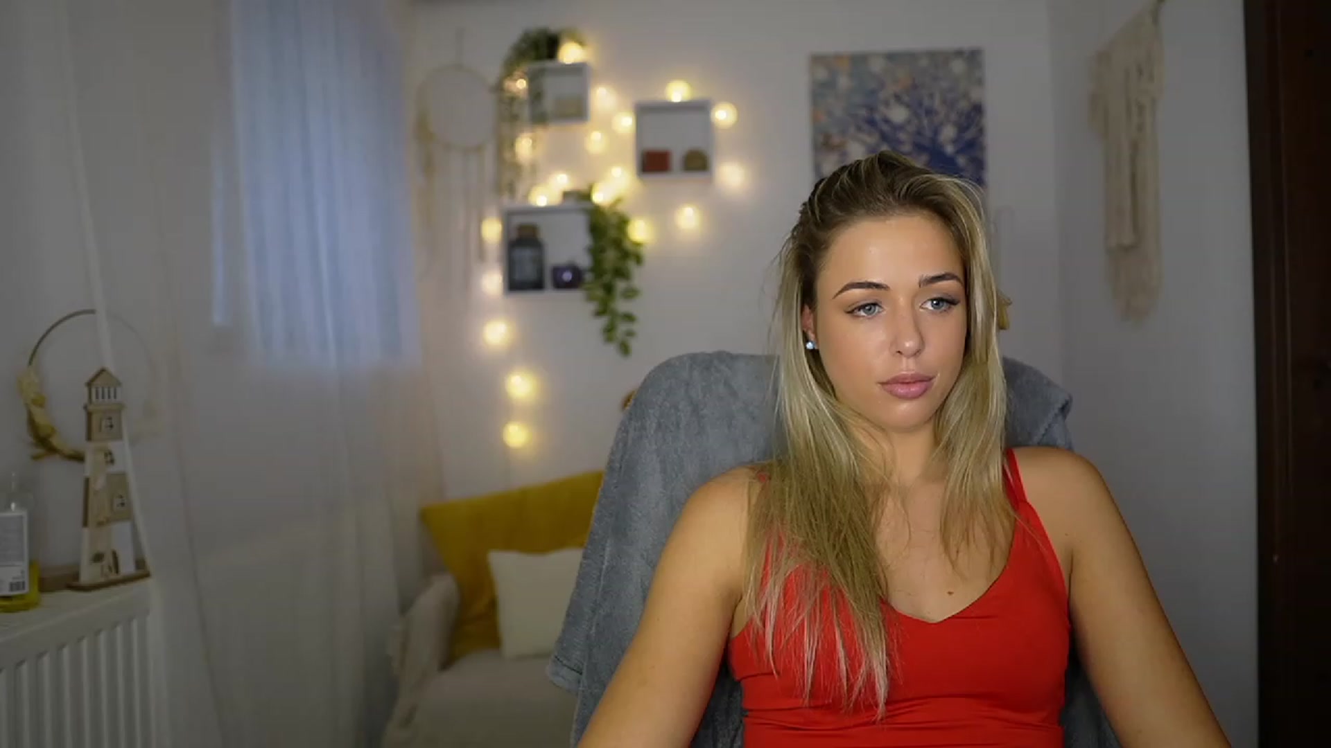 Gallery image thumbnail from Molly_Grey's myfreecams stream on, 10/30/2023, 13:51 image 8 of 20