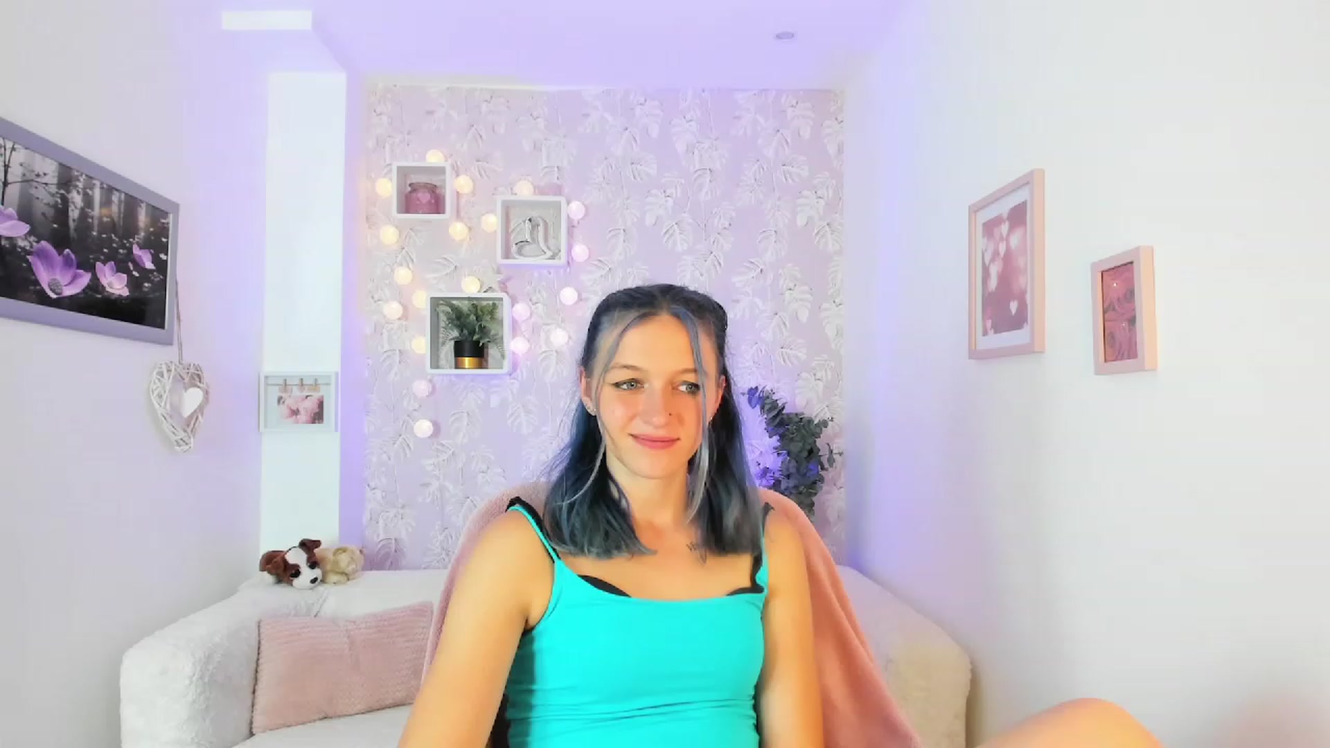 Gallery image thumbnail from Molly_Grey18's myfreecams stream on, 10/02/2023, 16:29 image 12 of 20