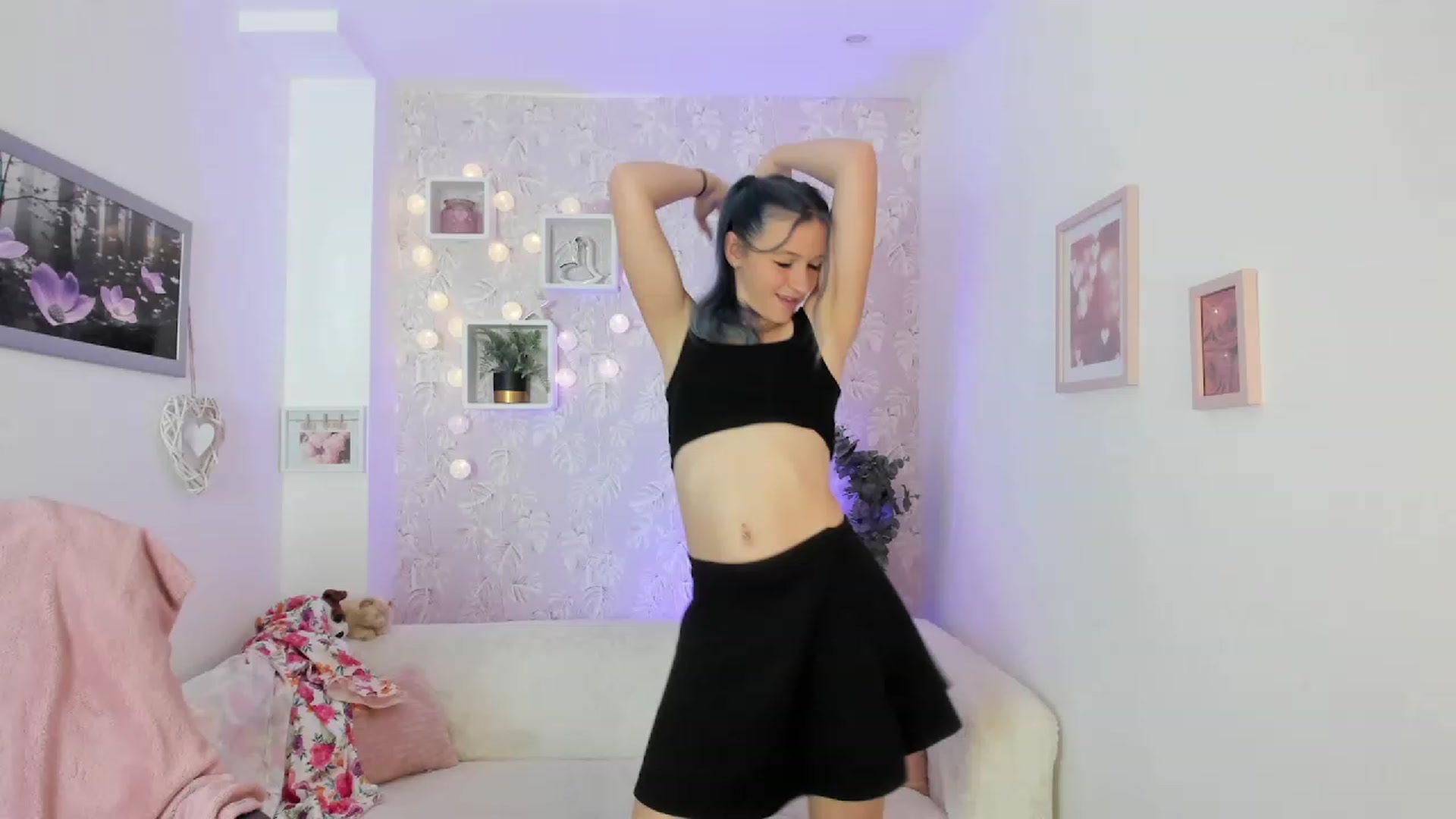 Gallery image thumbnail from Molly_Grey18's myfreecams stream on, 10/03/2023, 14:30 image 6 of 20