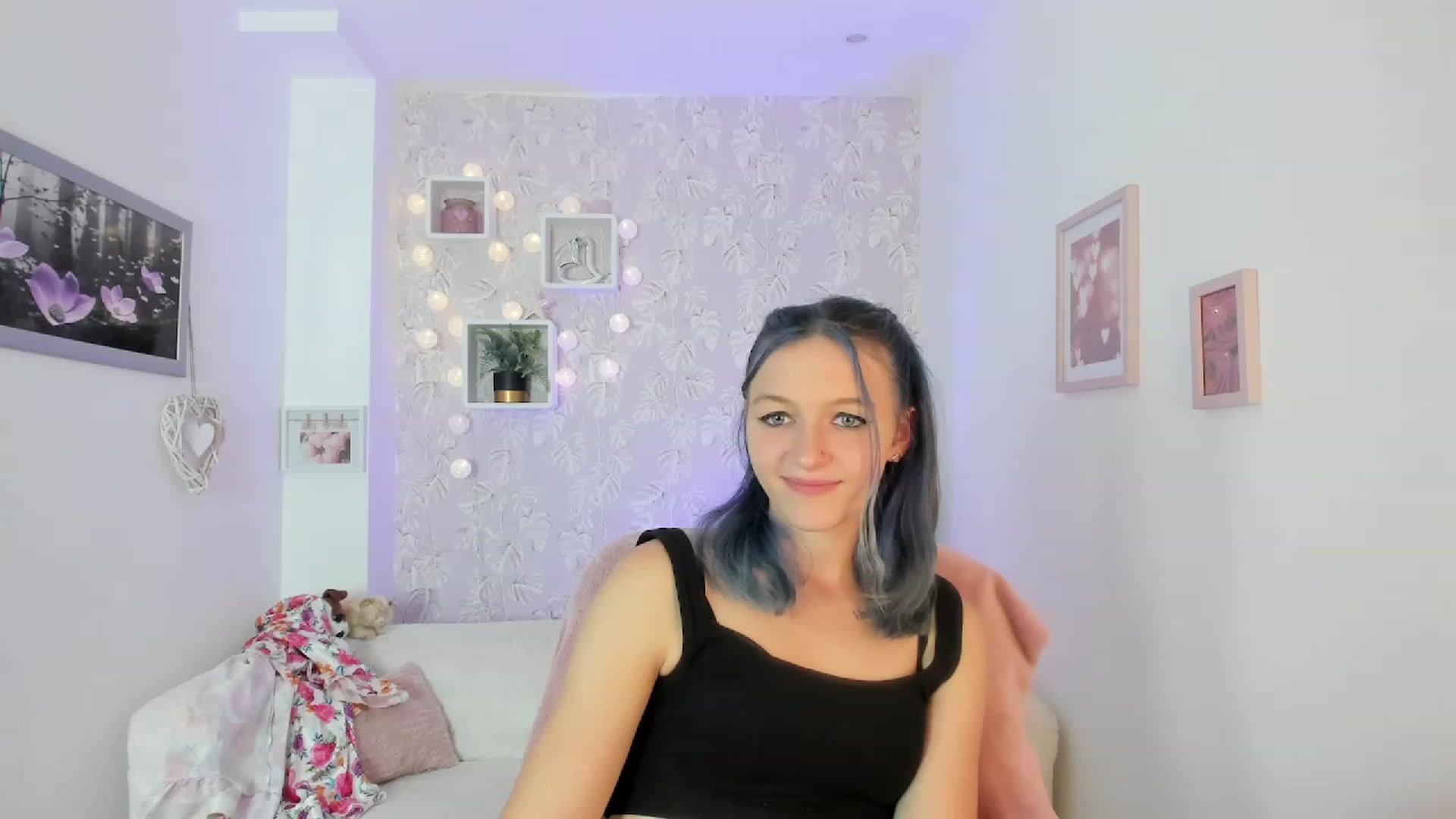 Gallery image thumbnail from Molly_Grey18's myfreecams stream on, 10/03/2023, 14:30 image 3 of 20
