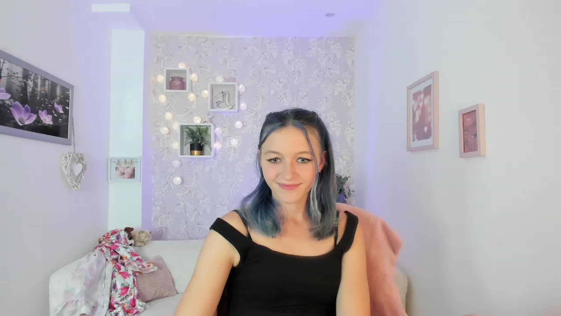 Gallery image thumbnail from Molly_Grey18's myfreecams stream on, 10/03/2023, 14:30 image 1 of 20