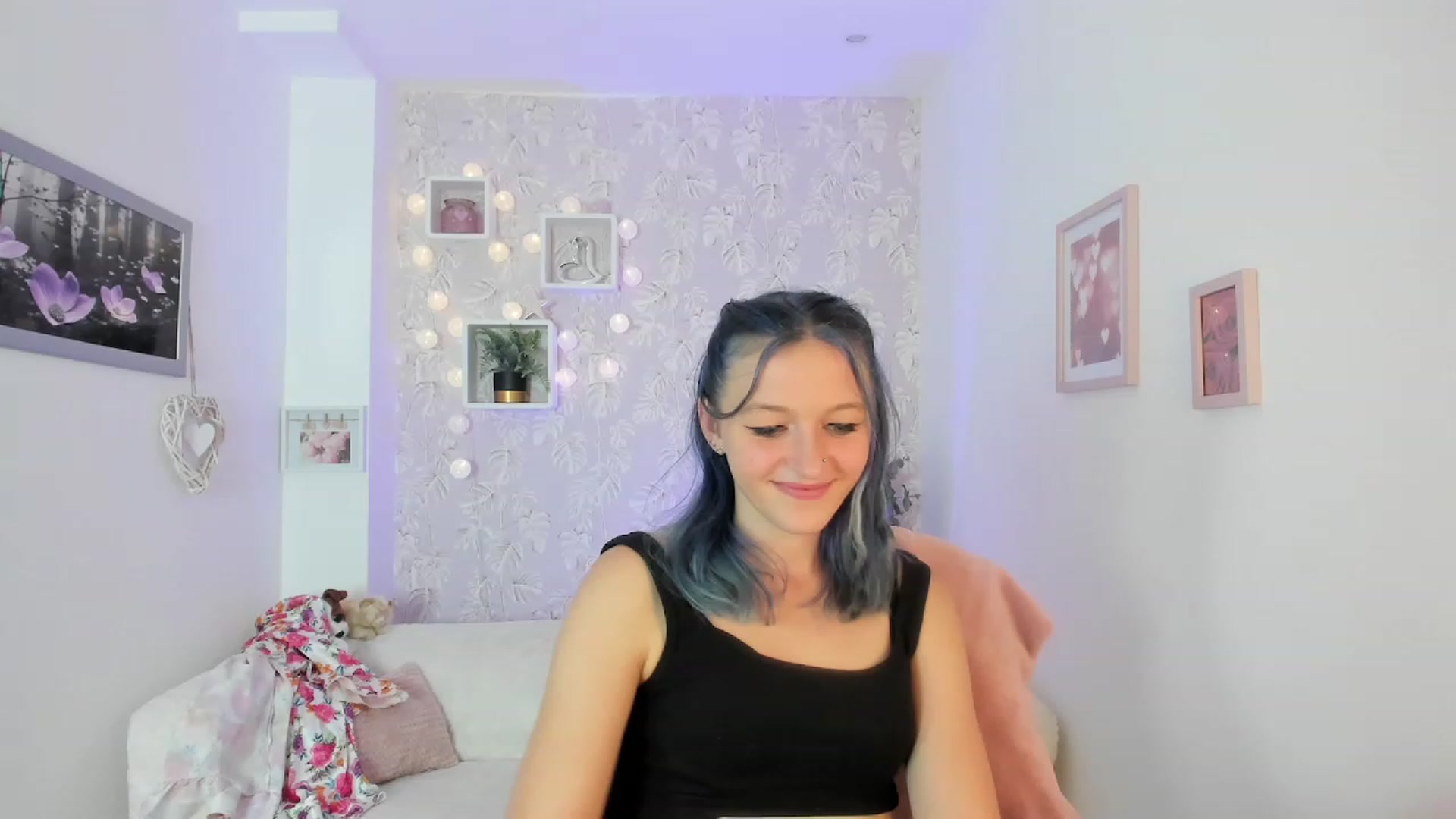 Gallery image thumbnail from Molly_Grey18's myfreecams stream on, 10/03/2023, 14:30 image 7 of 20