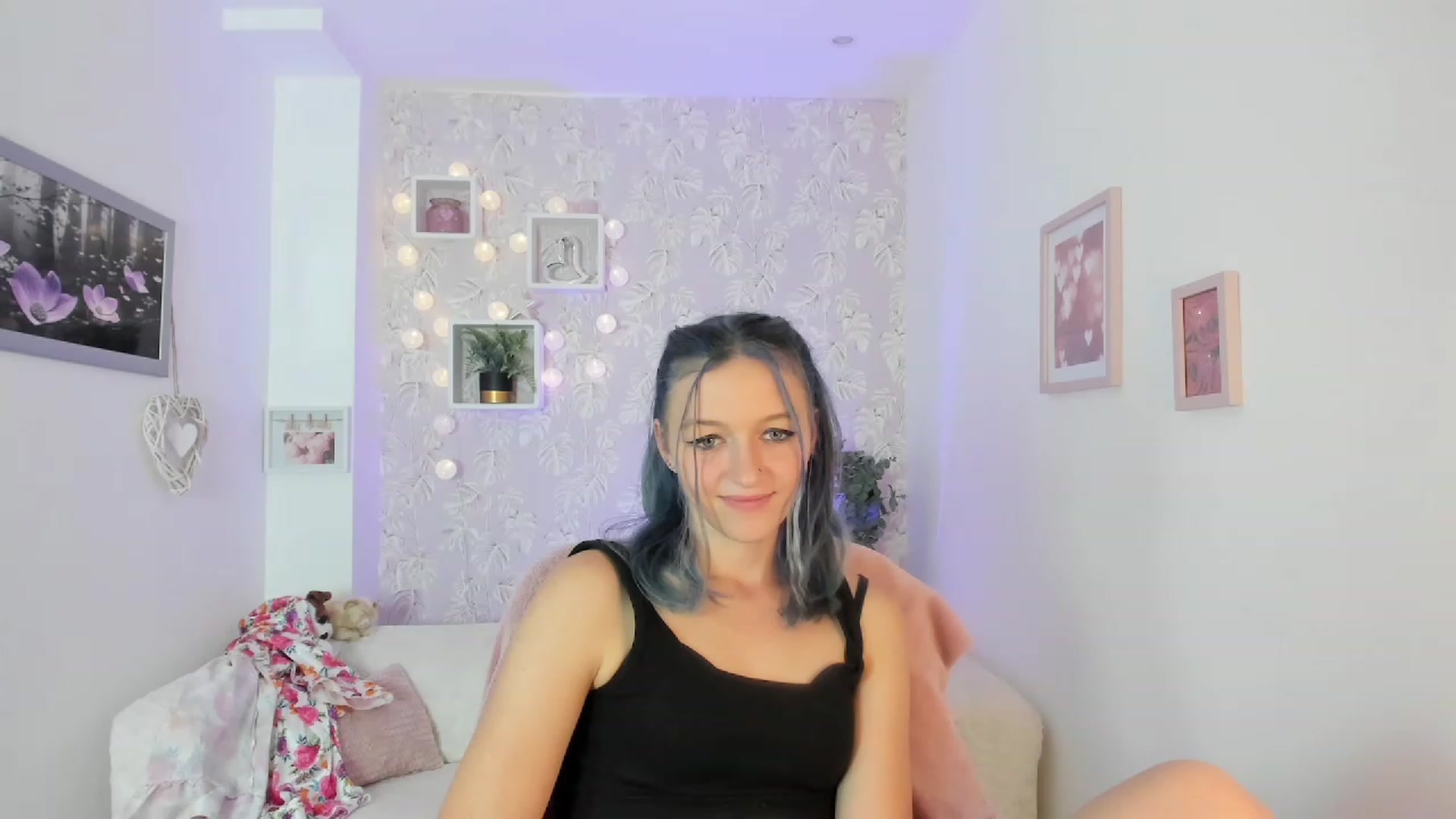 Gallery image thumbnail from Molly_Grey18's myfreecams stream on, 10/03/2023, 14:59 image 6 of 20