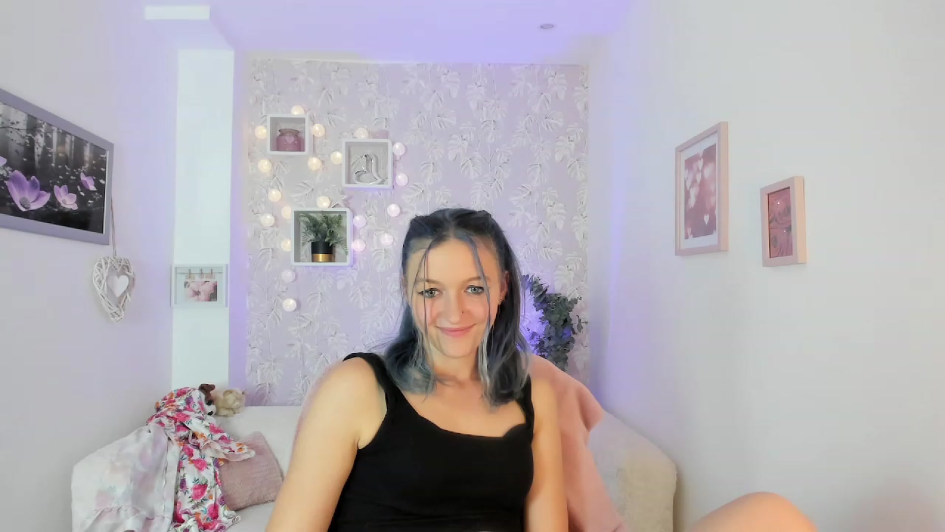 Gallery image thumbnail from Molly_Grey18's myfreecams stream on, 10/03/2023, 14:59 image 11 of 20