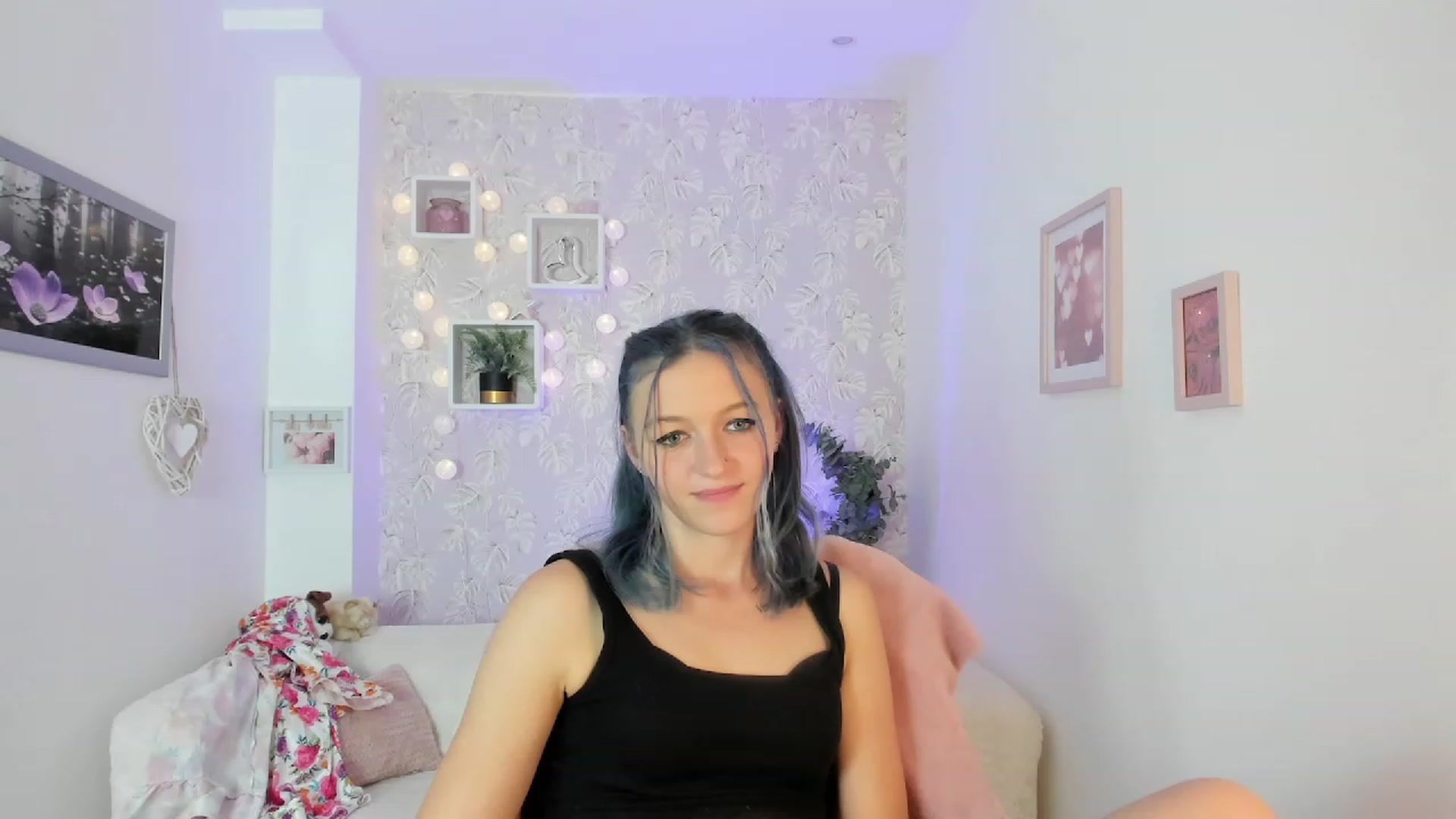 Gallery image thumbnail from Molly_Grey18's myfreecams stream on, 10/03/2023, 14:59 image 9 of 20