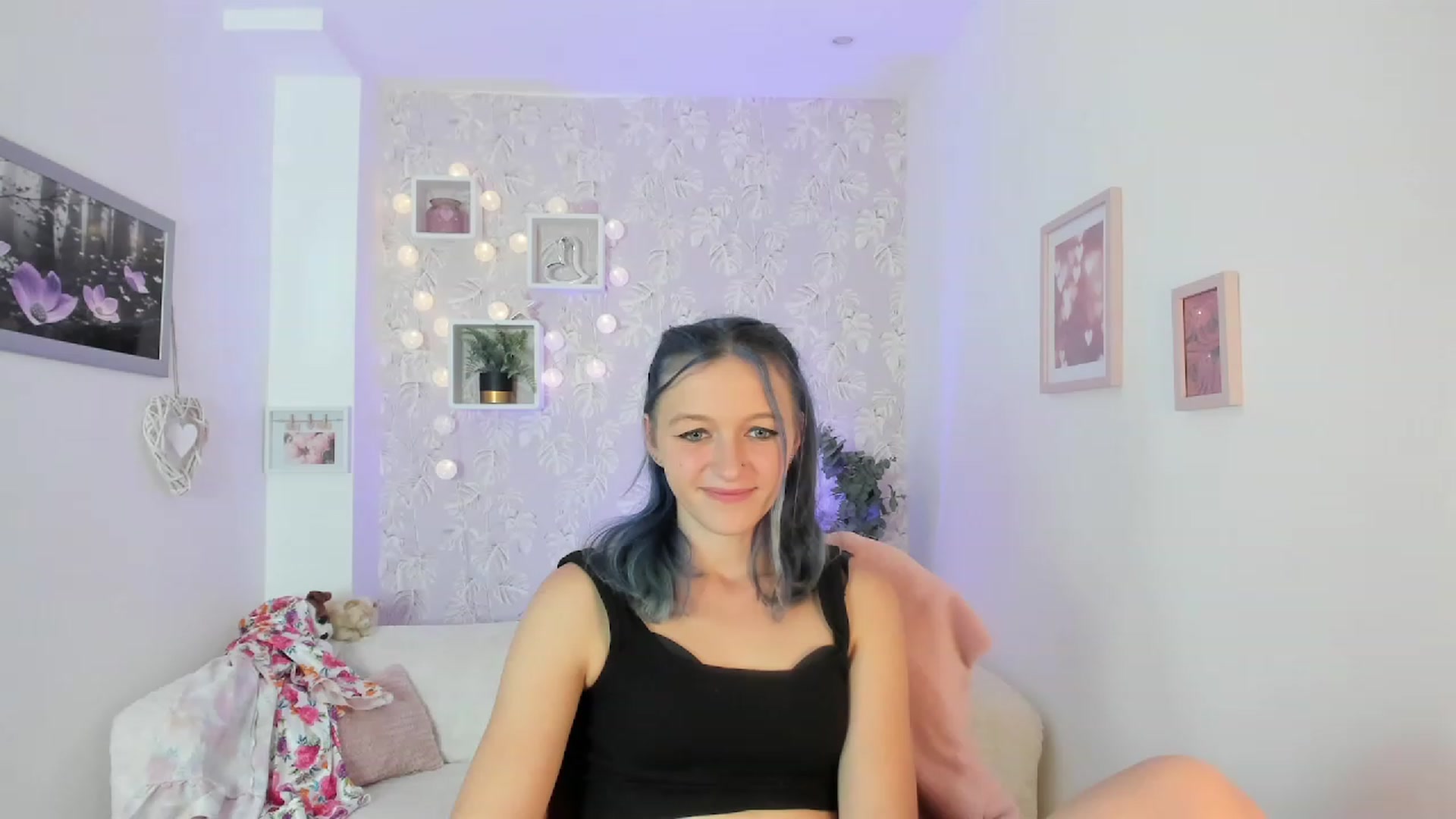 Gallery image thumbnail from Molly_Grey18's myfreecams stream on, 10/03/2023, 14:59 image 18 of 20