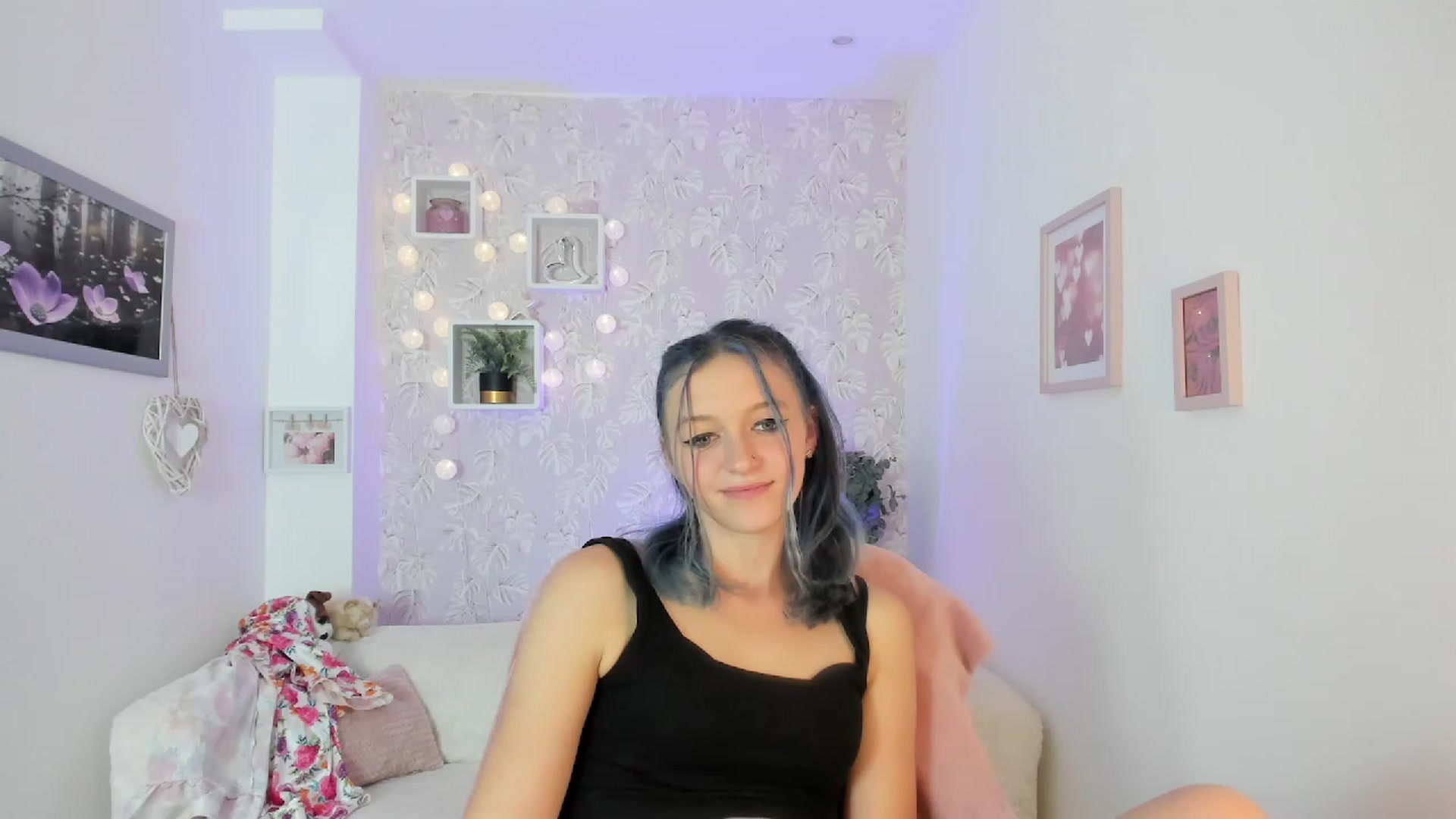 Gallery image thumbnail from Molly_Grey18's myfreecams stream on, 10/03/2023, 14:59 image 12 of 20