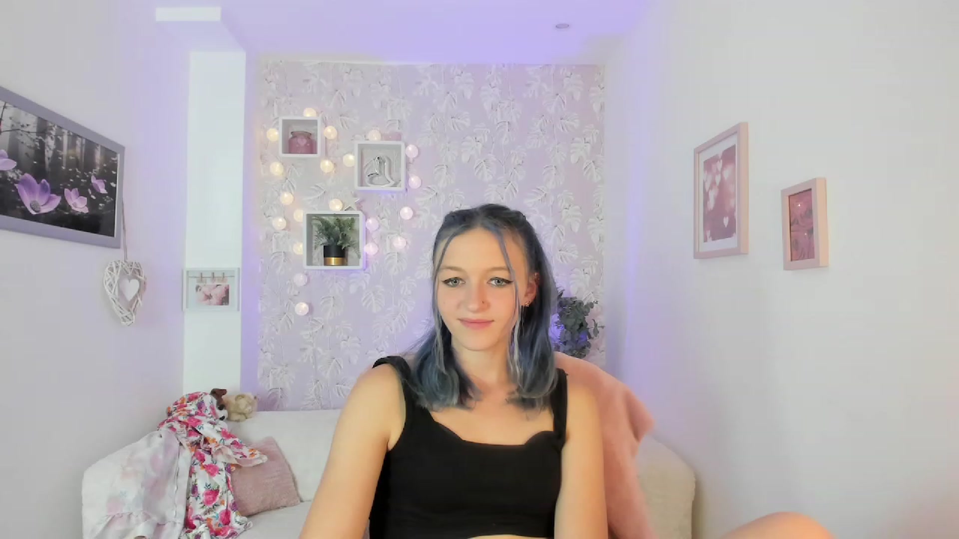 Gallery image thumbnail from Molly_Grey18's myfreecams stream on, 10/03/2023, 14:59 image 2 of 20