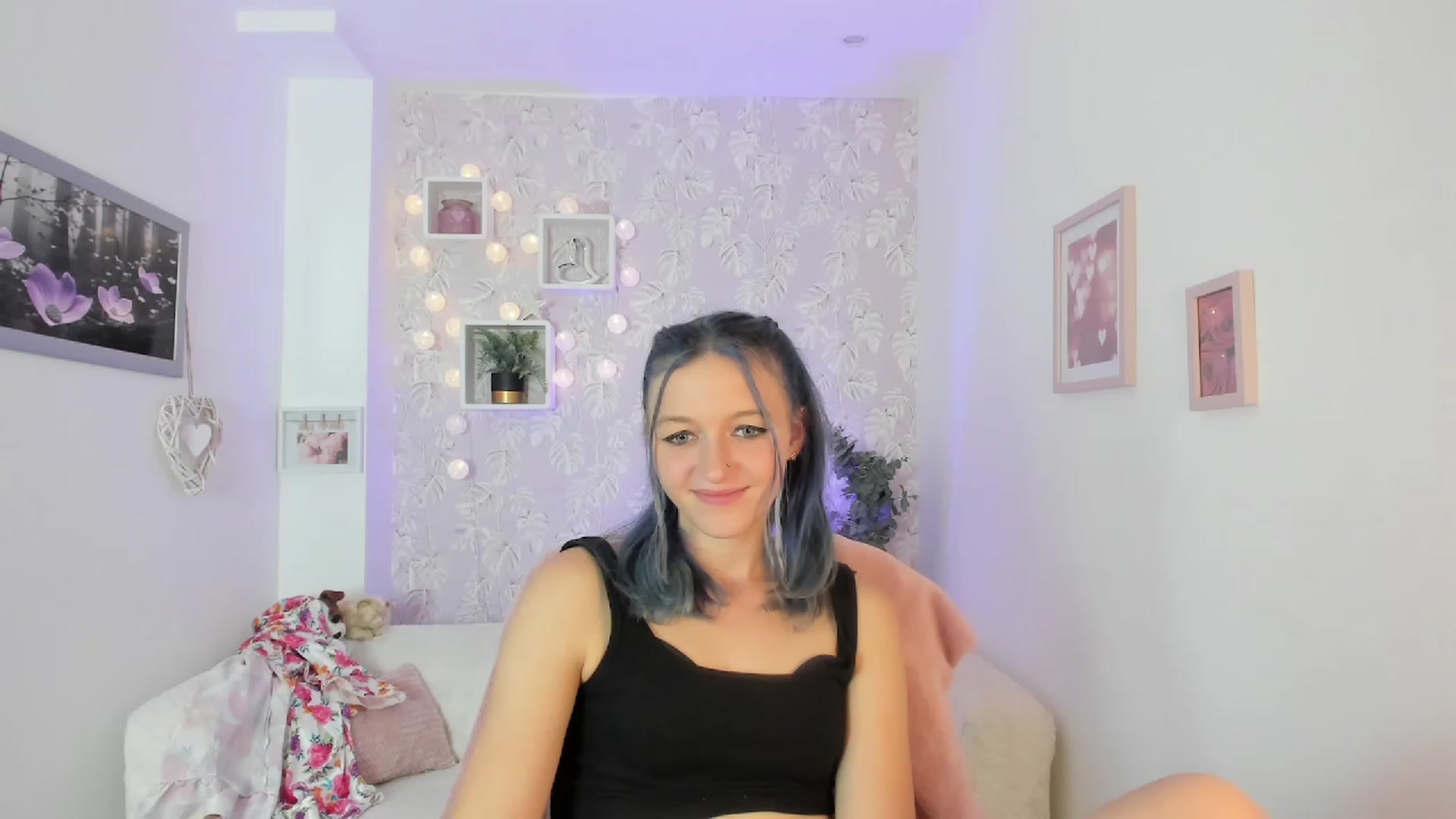 Gallery image thumbnail from Molly_Grey18's myfreecams stream on, 10/03/2023, 14:59 image 3 of 20