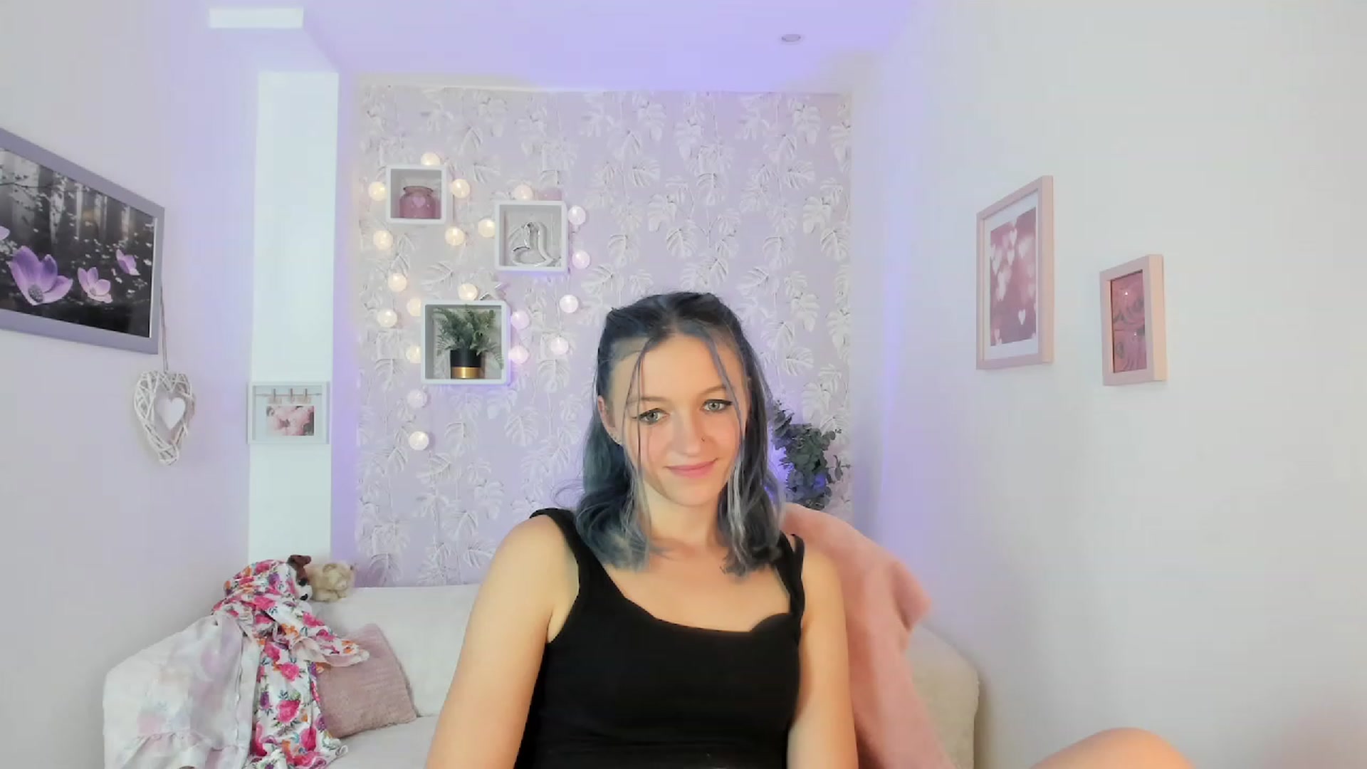 Gallery image thumbnail from Molly_Grey18's myfreecams stream on, 10/03/2023, 14:59 image 8 of 20