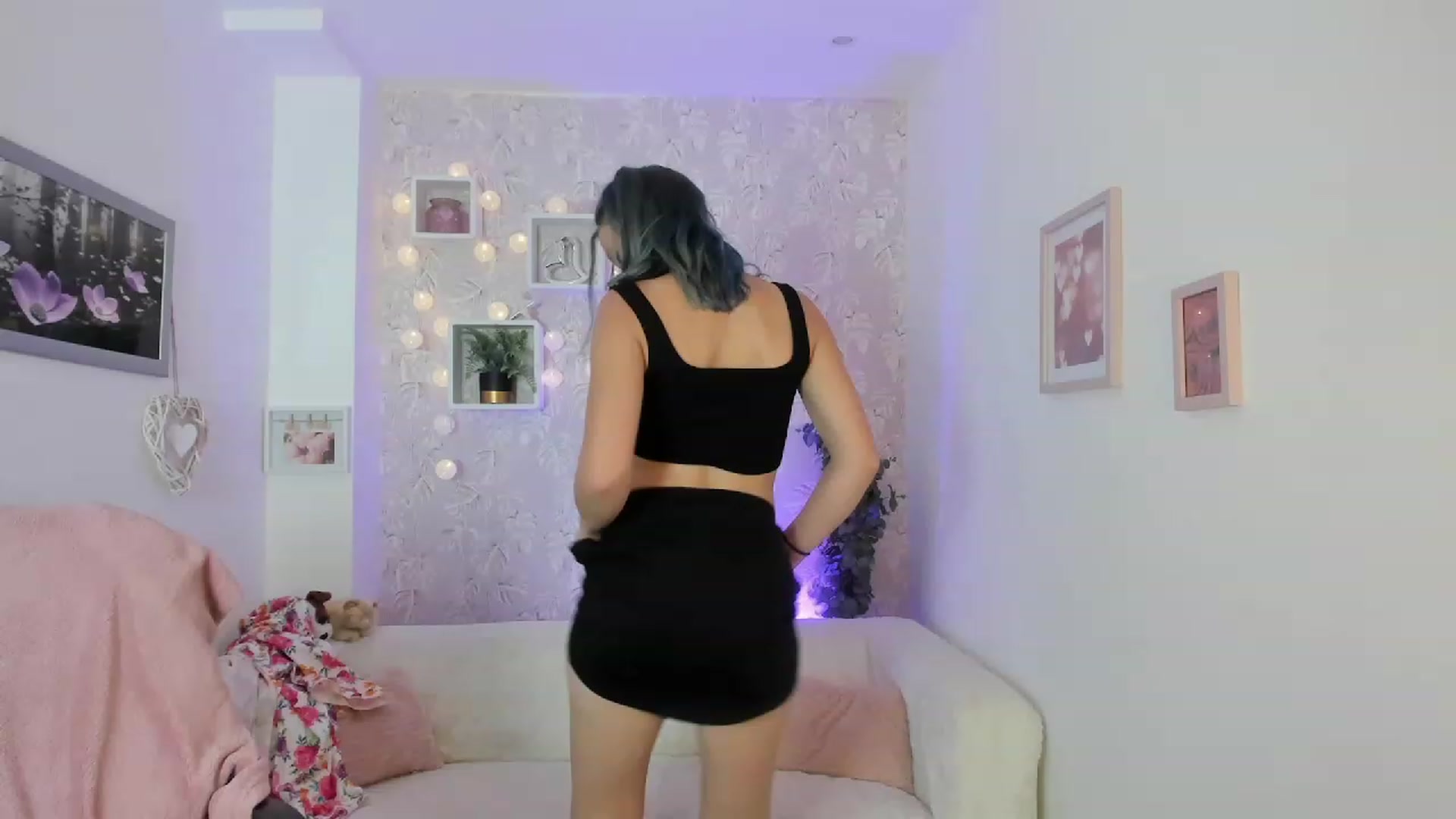 Gallery image thumbnail from Molly_Grey18's myfreecams stream on, 10/03/2023, 14:59 image 16 of 20