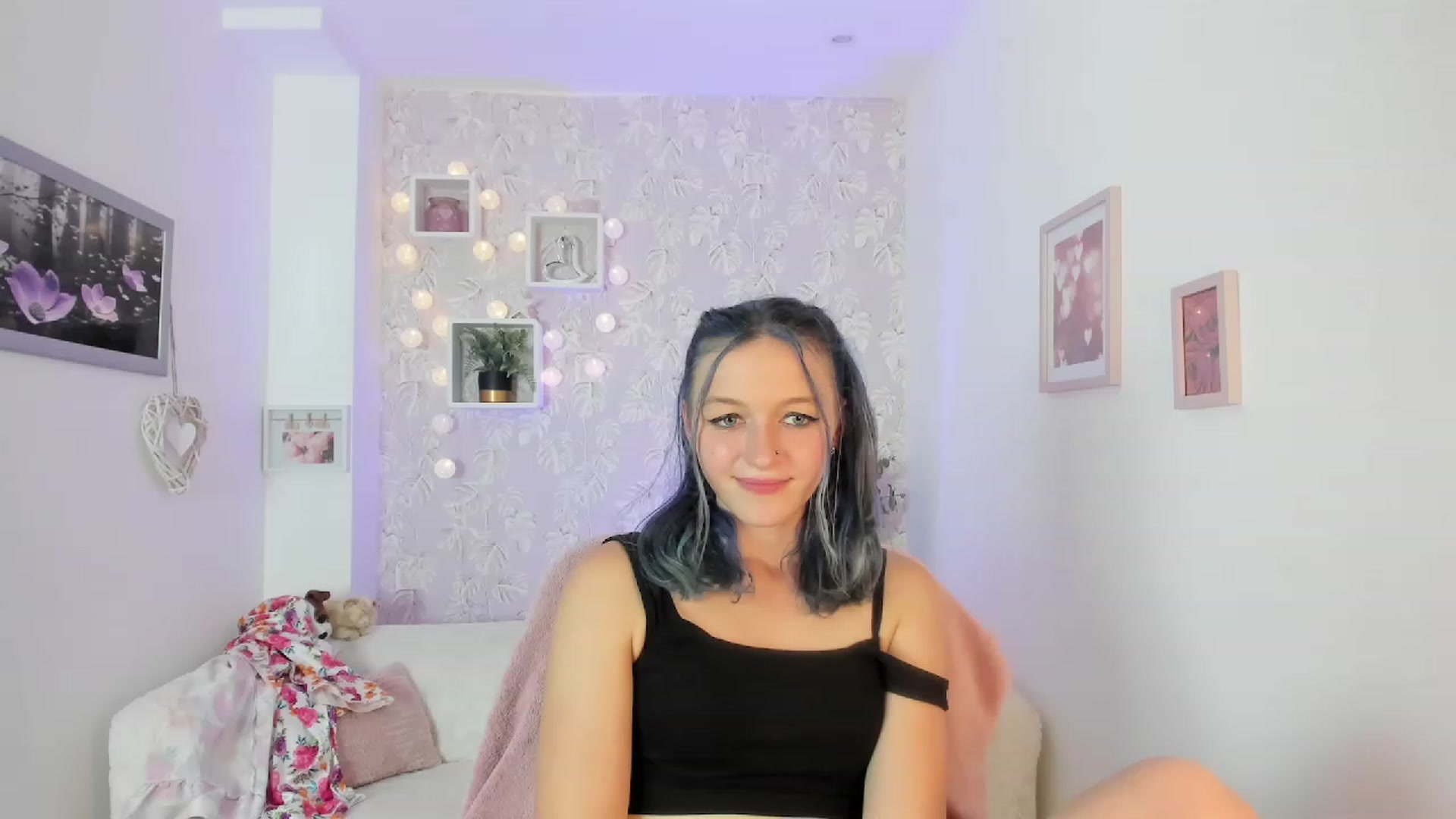 Gallery image thumbnail from Molly_Grey18's myfreecams stream on, 10/03/2023, 17:29 image 3 of 20