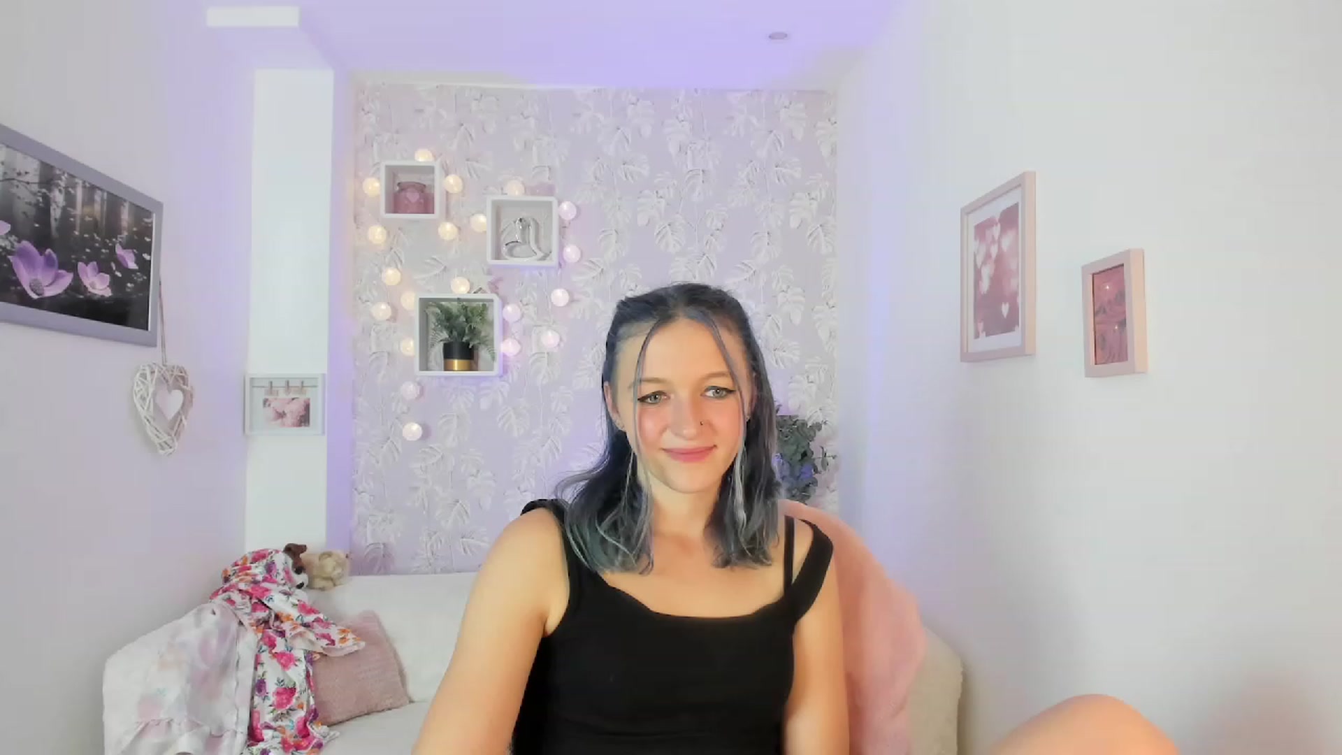 Gallery image thumbnail from Molly_Grey18's myfreecams stream on, 10/03/2023, 17:29 image 13 of 20
