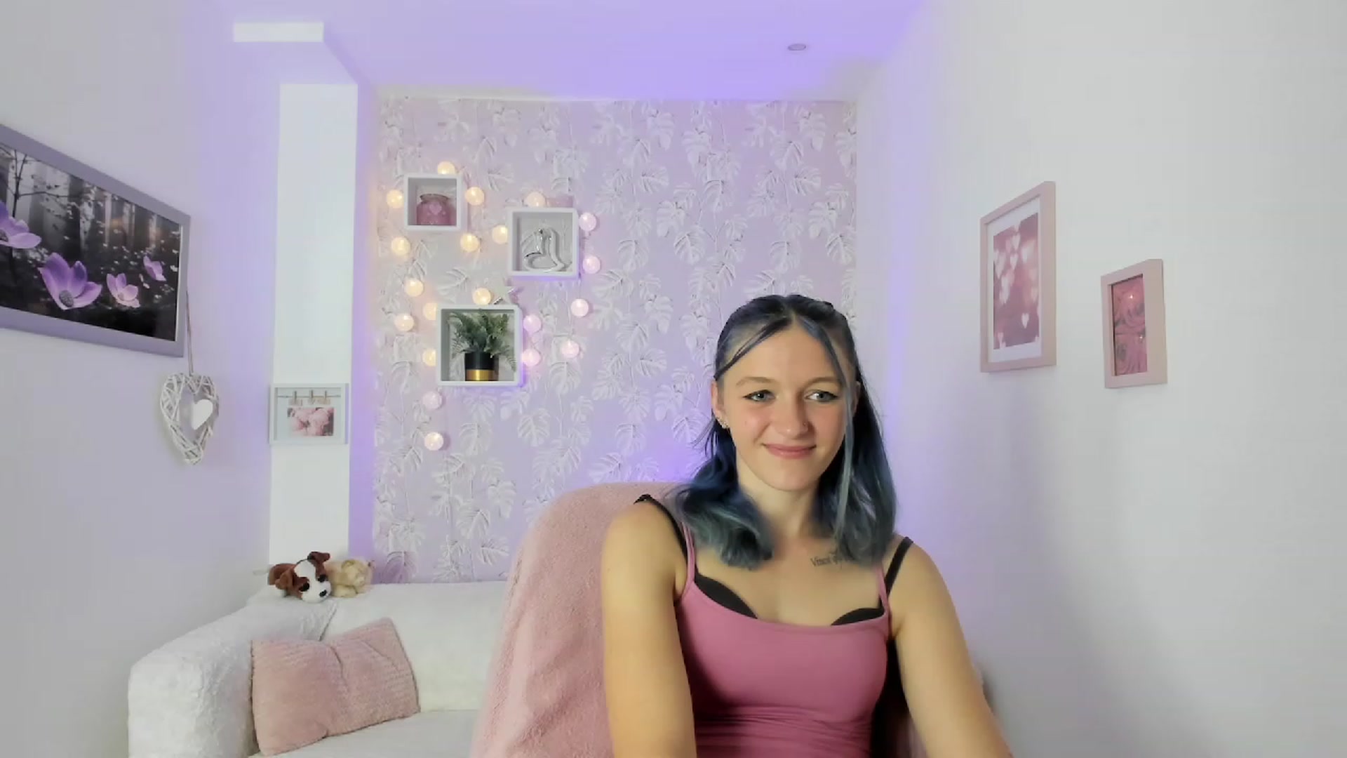 Gallery image thumbnail from Molly_Grey18's myfreecams stream on, 10/04/2023, 13:48 image 8 of 20