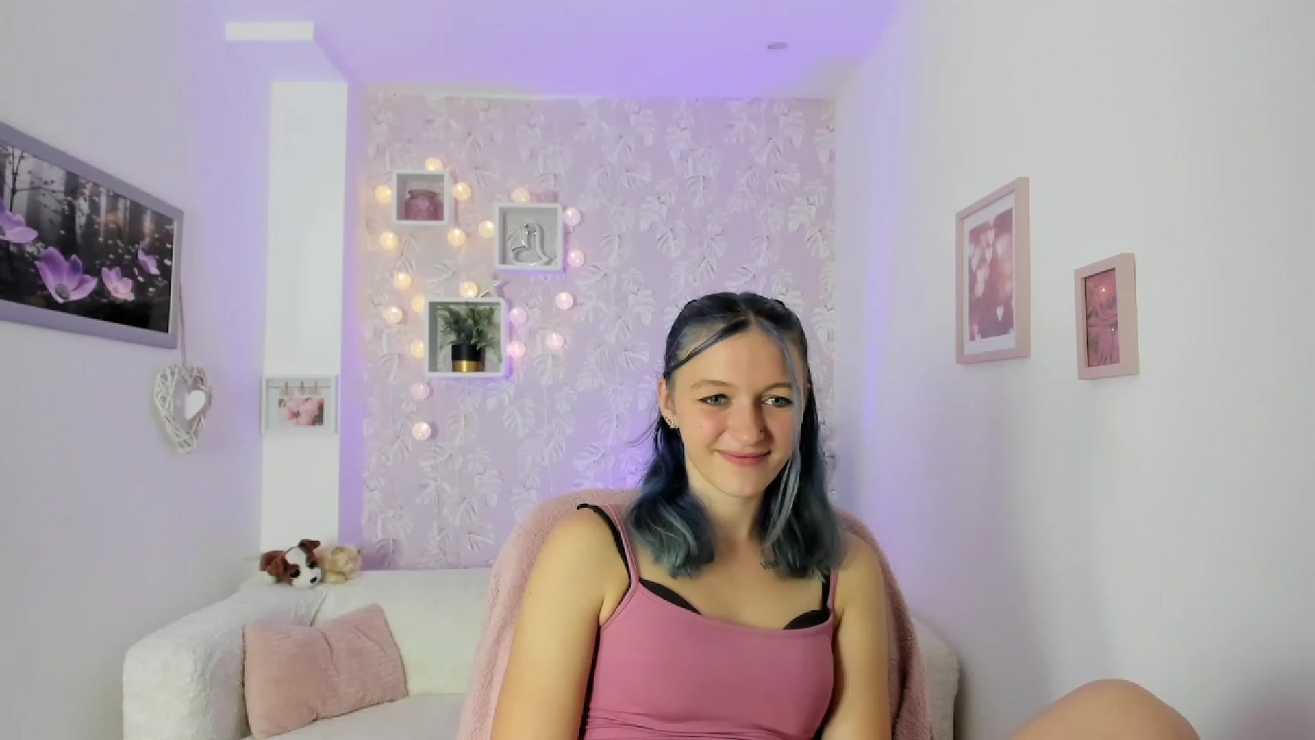 Gallery image thumbnail from Molly_Grey18's myfreecams stream on, 10/04/2023, 13:48 image 2 of 20