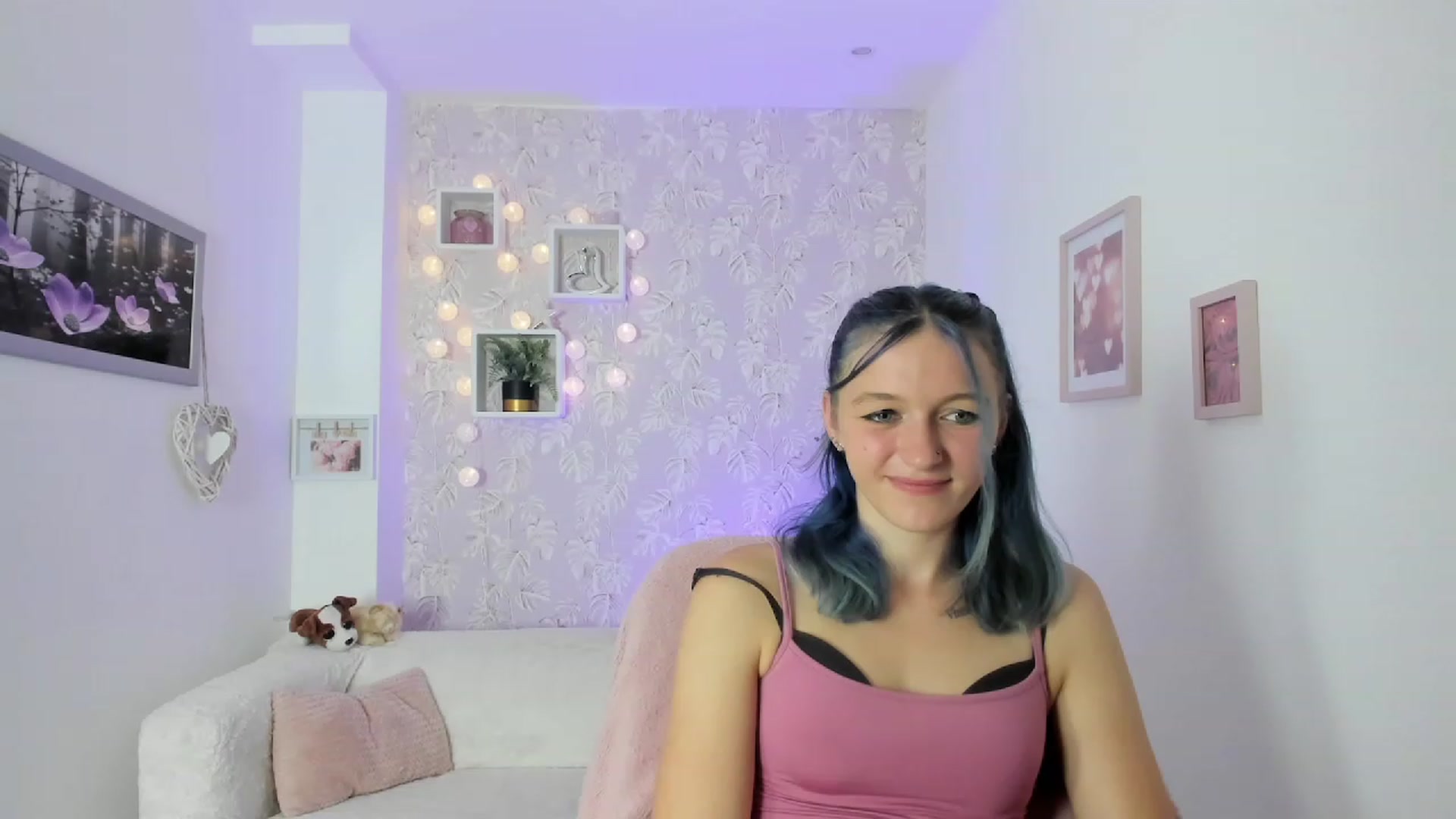 Gallery image thumbnail from Molly_Grey18's myfreecams stream on, 10/04/2023, 13:48 image 16 of 20
