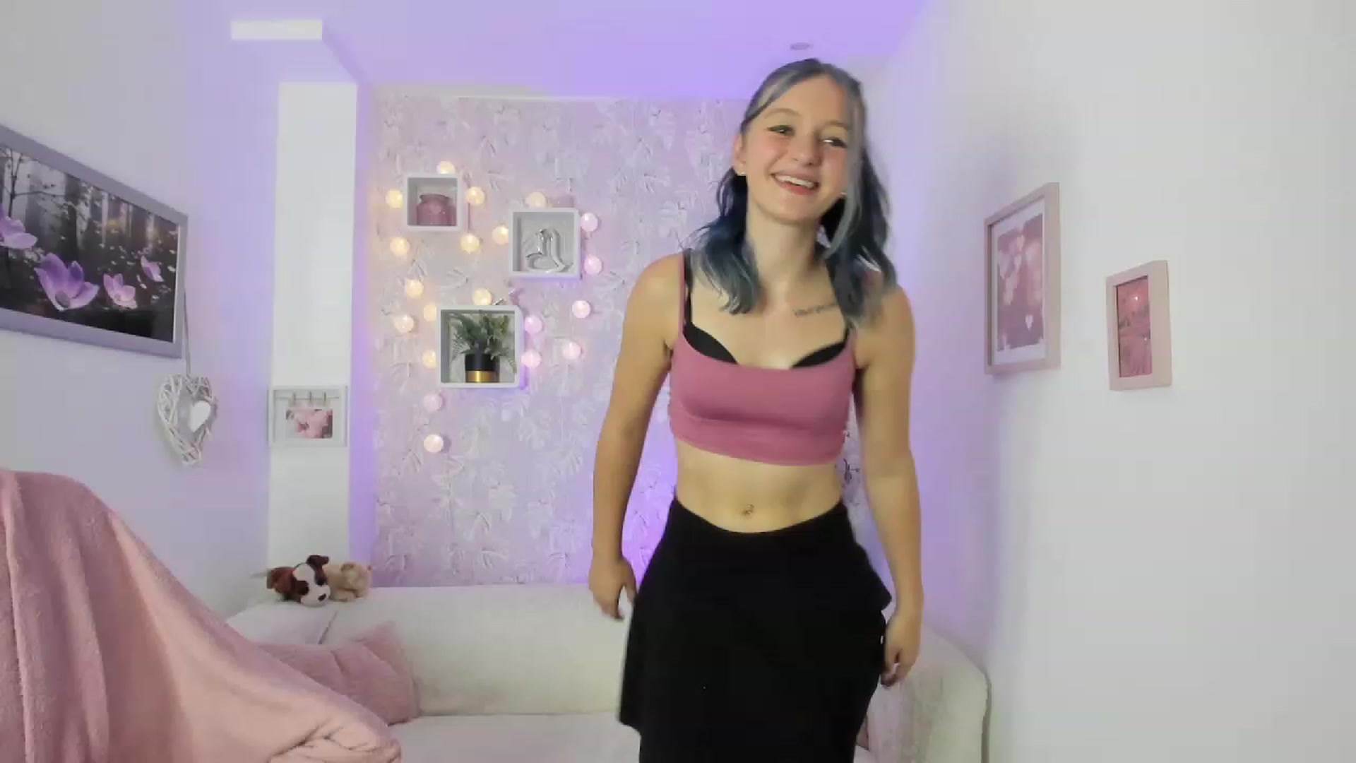 Gallery image thumbnail from Molly_Grey18's myfreecams stream on, 10/04/2023, 14:58 image 4 of 20