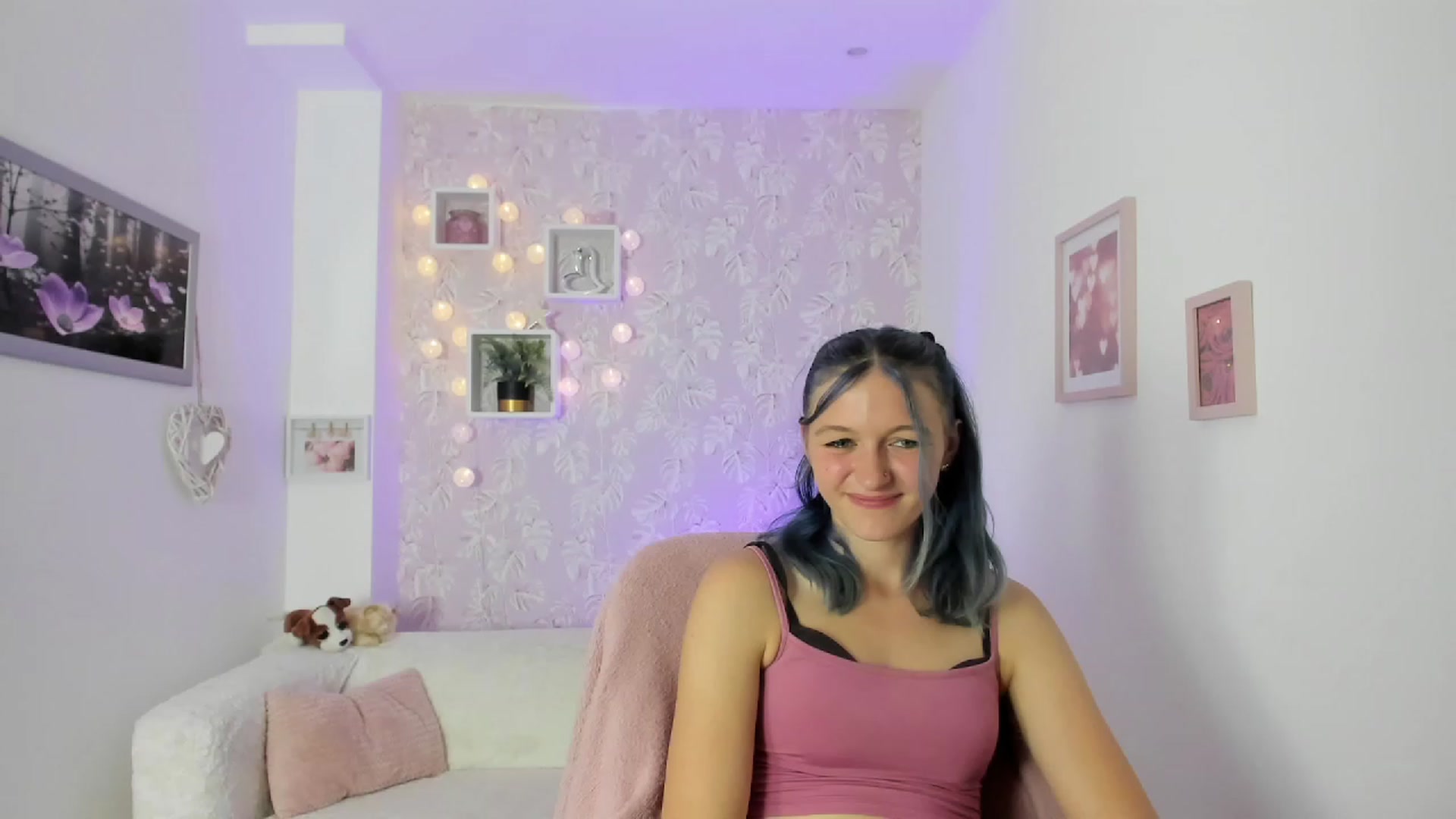Gallery image thumbnail from Molly_Grey18's myfreecams stream on, 10/04/2023, 14:58 image 8 of 20