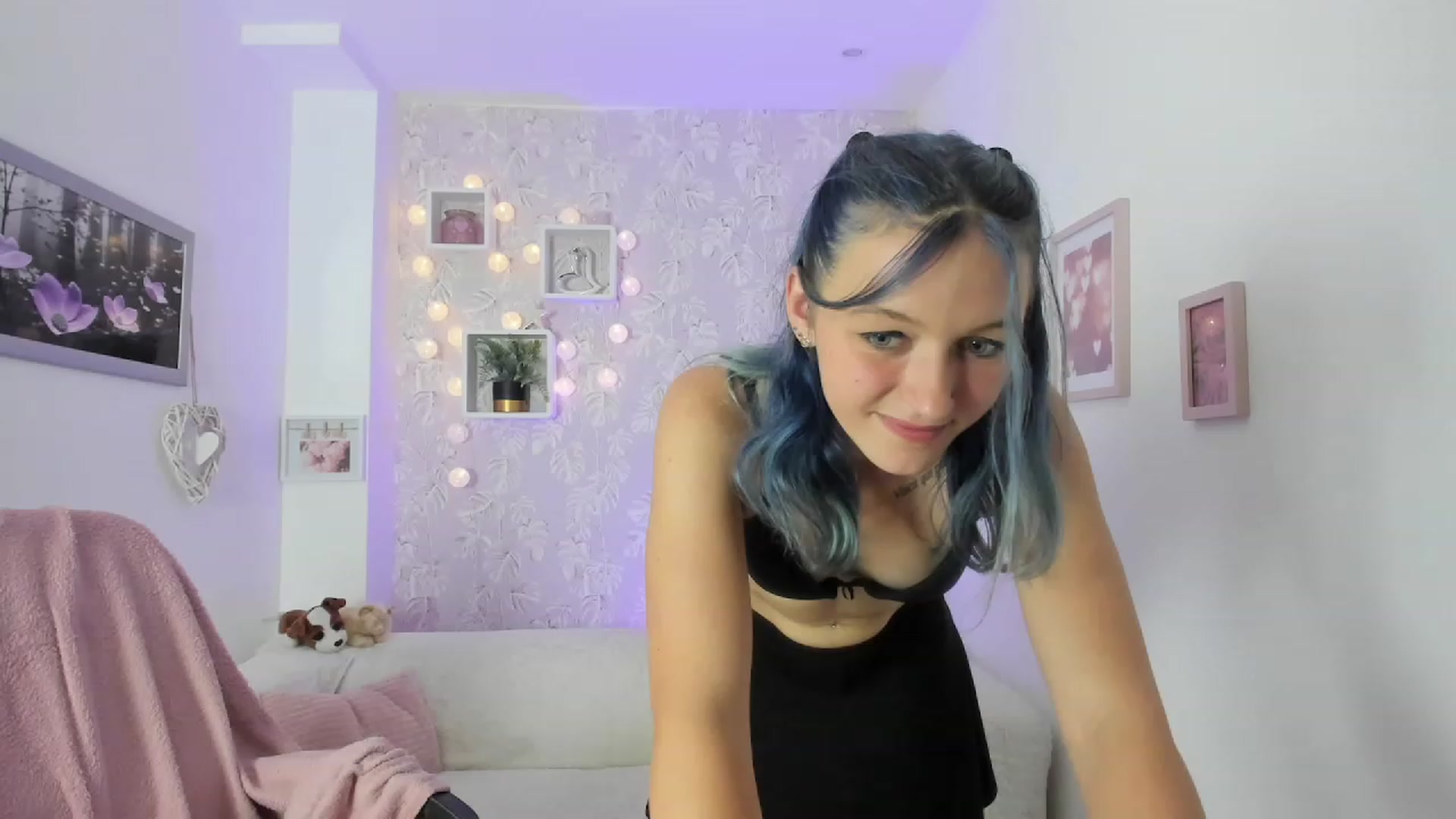 Gallery image thumbnail from Molly_Grey18's myfreecams stream on, 10/04/2023, 14:58 image 18 of 20