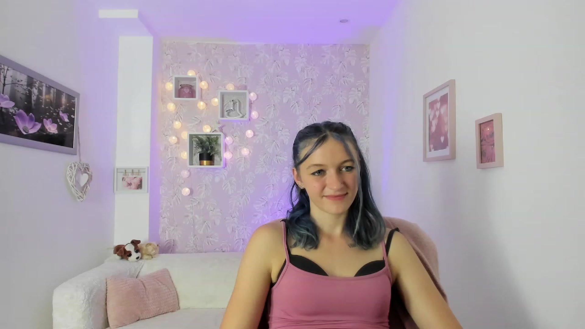 Gallery image thumbnail from Molly_Grey18's myfreecams stream on, 10/04/2023, 17:13 image 19 of 20