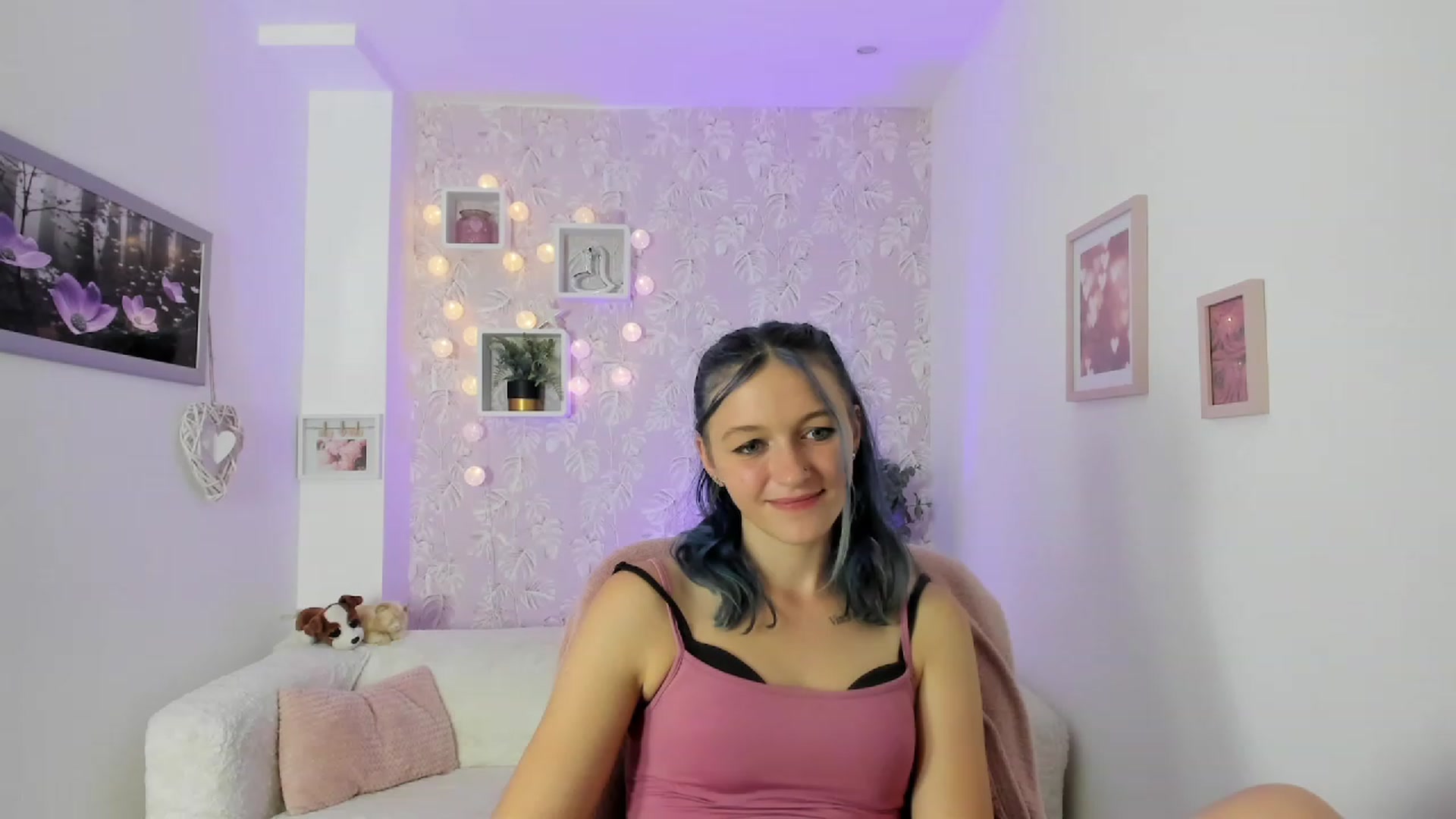 Gallery image thumbnail from Molly_Grey18's myfreecams stream on, 10/04/2023, 17:13 image 5 of 20