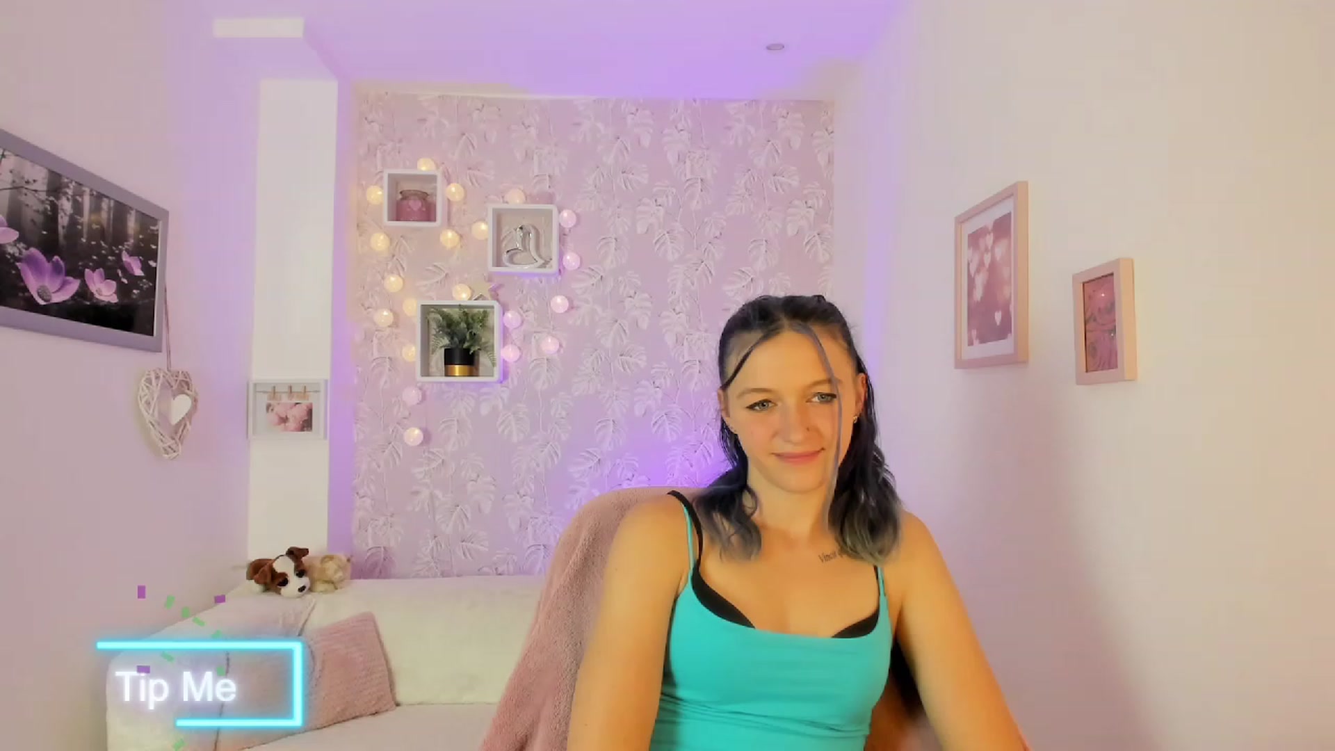 Gallery image thumbnail from Molly_Grey18's myfreecams stream on, 10/06/2023, 14:37 image 4 of 20