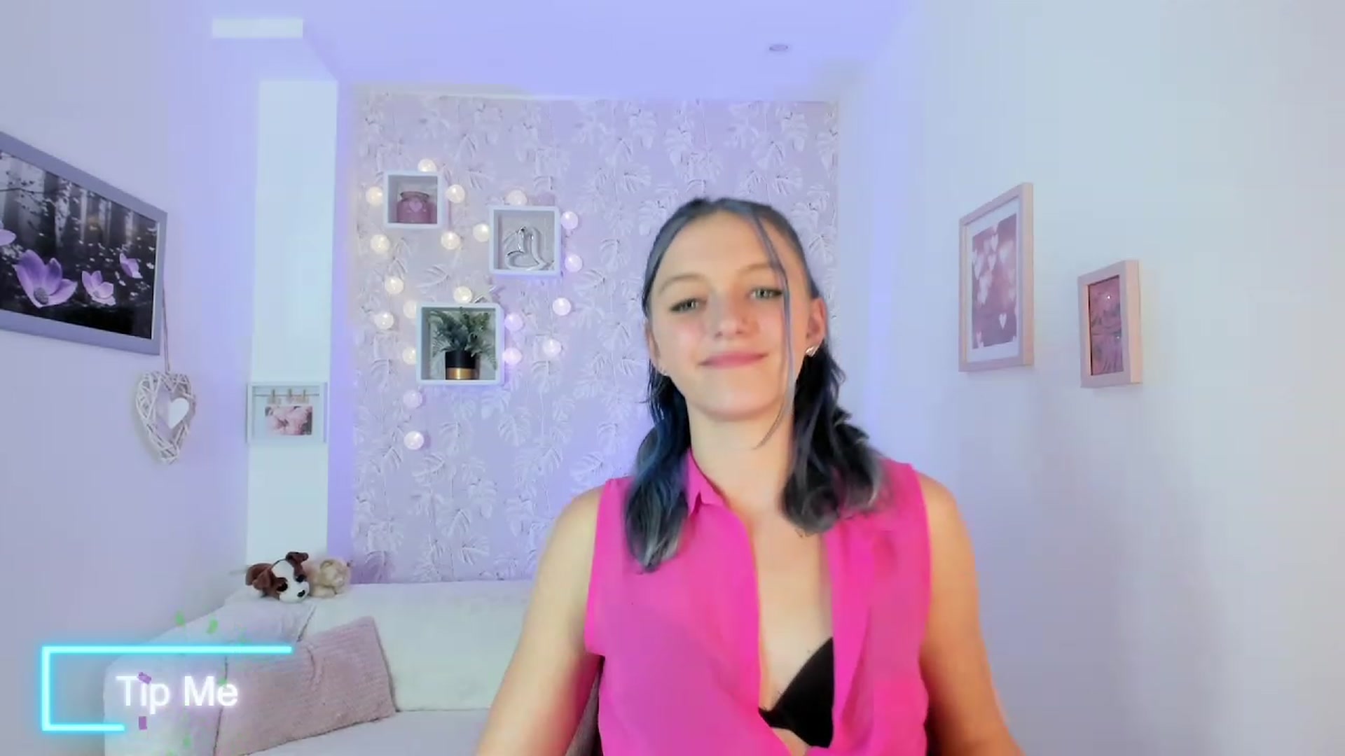 Gallery image thumbnail from Molly_Grey18's myfreecams stream on, 10/06/2023, 17:39 image 14 of 20