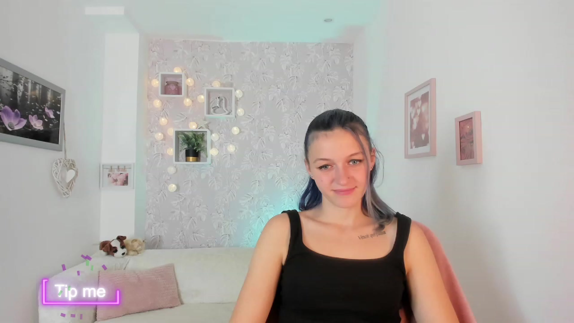 Gallery image thumbnail from Molly_Grey18's myfreecams stream on, 10/10/2023, 13:54 image 8 of 20