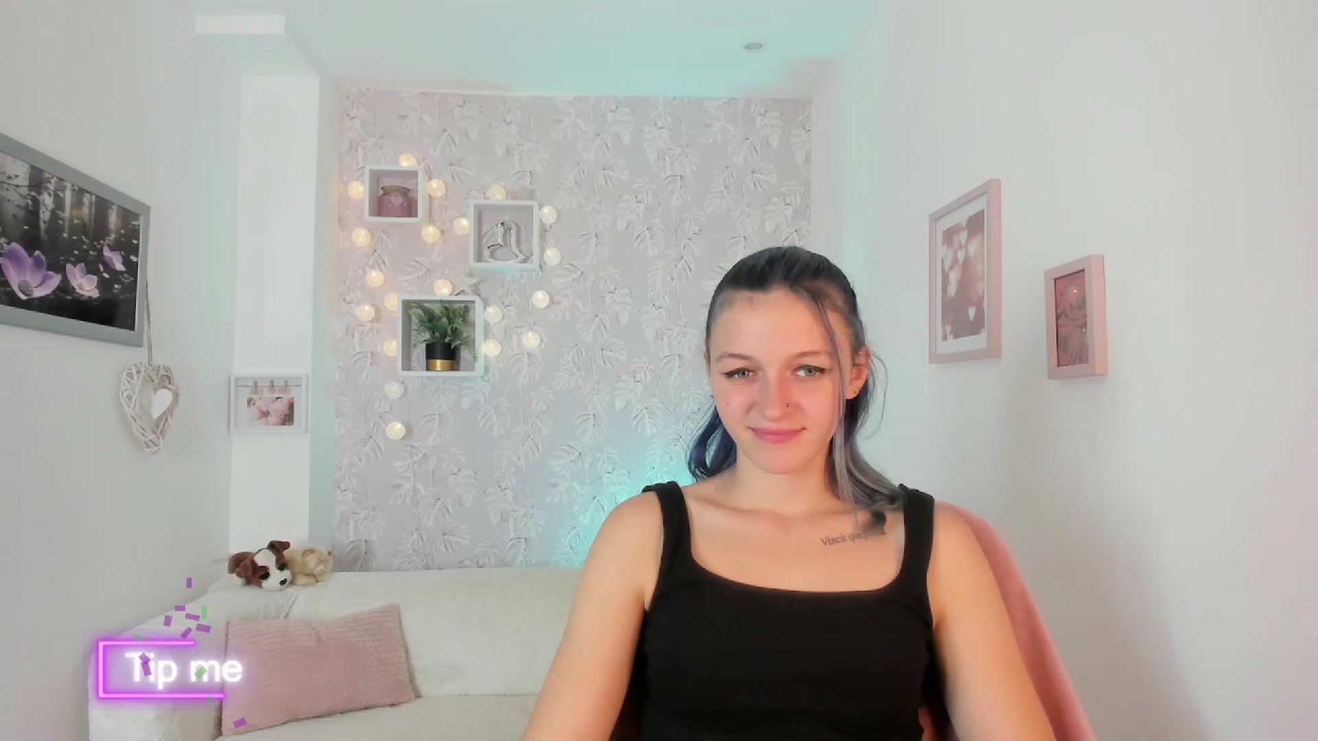 Gallery image thumbnail from Molly_Grey18's myfreecams stream on, 10/10/2023, 13:54 image 6 of 20