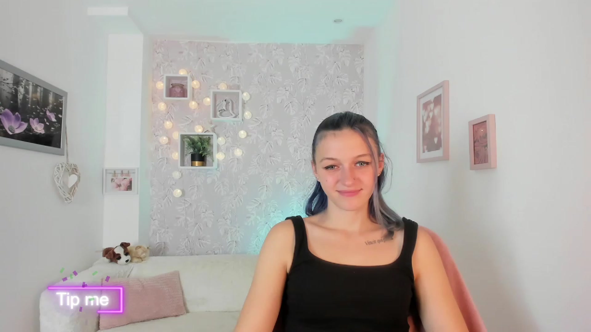 Gallery image thumbnail from Molly_Grey18's myfreecams stream on, 10/10/2023, 13:54 image 7 of 20